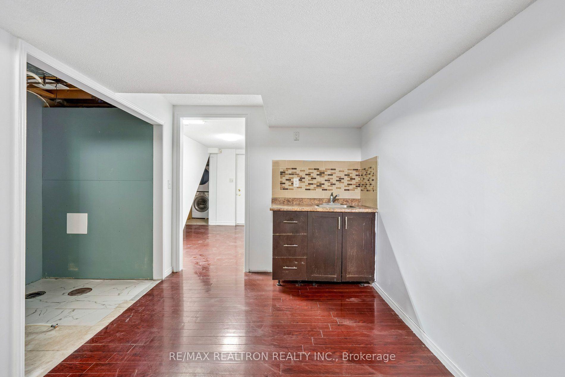 Photo 27 of 19 Warner Avenue, North York, Victoria Village — HOMEH