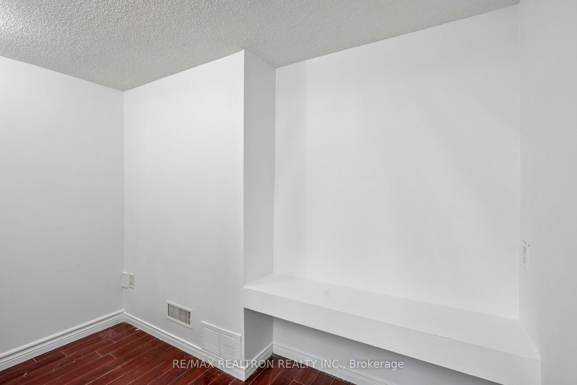 Photo 28 of 19 Warner Avenue, North York, Victoria Village — HOMEH