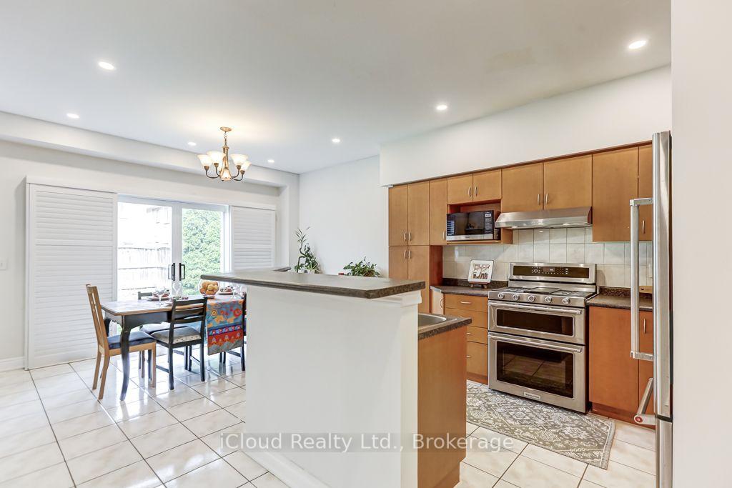 Photo 9 of 40 Ralph Chalmers Avenue, Markham, Wismer — HOMEH