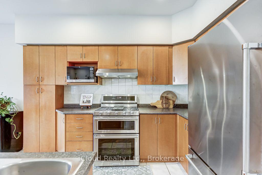 Photo 10 of 40 Ralph Chalmers Avenue, Markham, Wismer — HOMEH