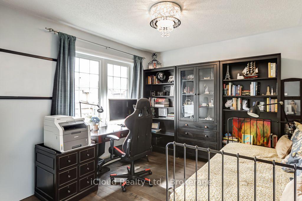 Photo 21 of 40 Ralph Chalmers Avenue, Markham, Wismer — HOMEH