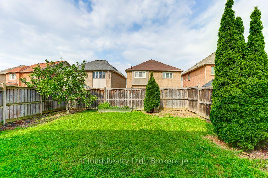 Photo 24 of 40 Ralph Chalmers Avenue, Markham, Wismer — HOMEH