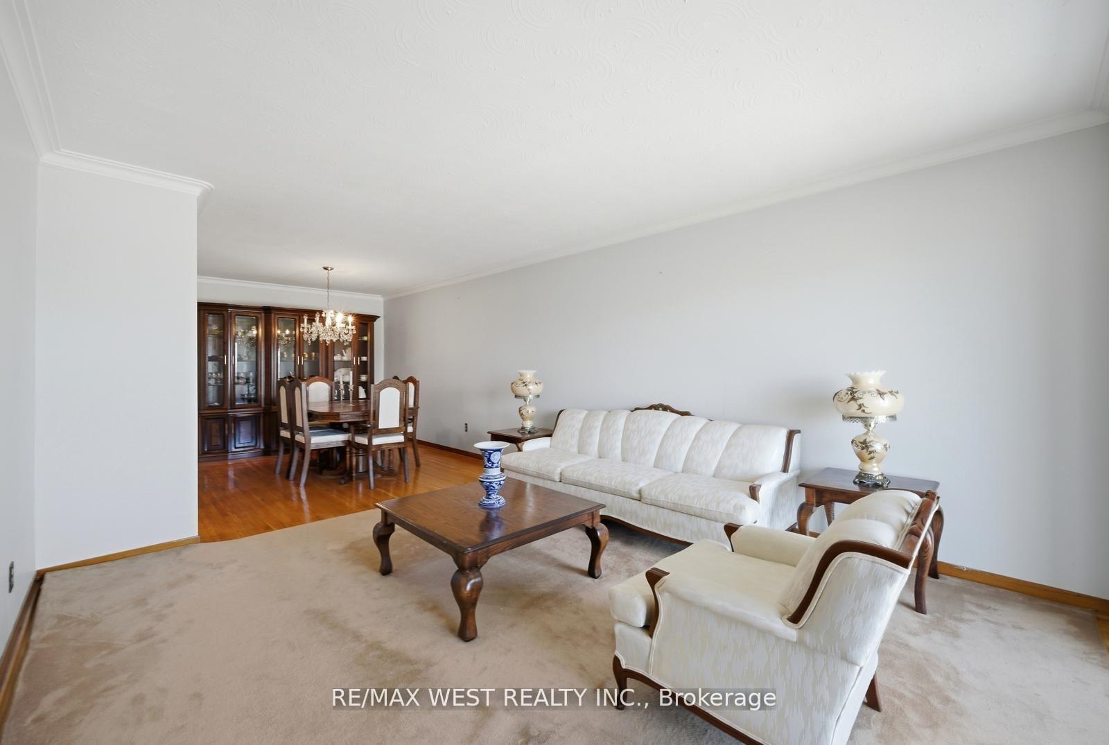 Photo 2 of 111 Shoreham Drive, North York, Black Creek — HOMEH