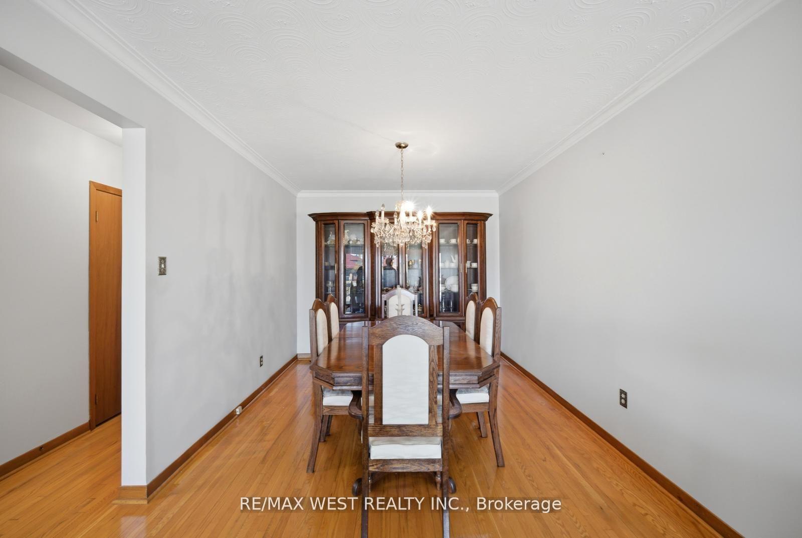 Photo 5 of 111 Shoreham Drive, North York, Black Creek — HOMEH