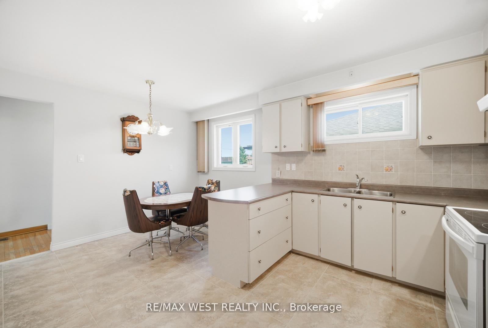 Photo 8 of 111 Shoreham Drive, North York, Black Creek — HOMEH