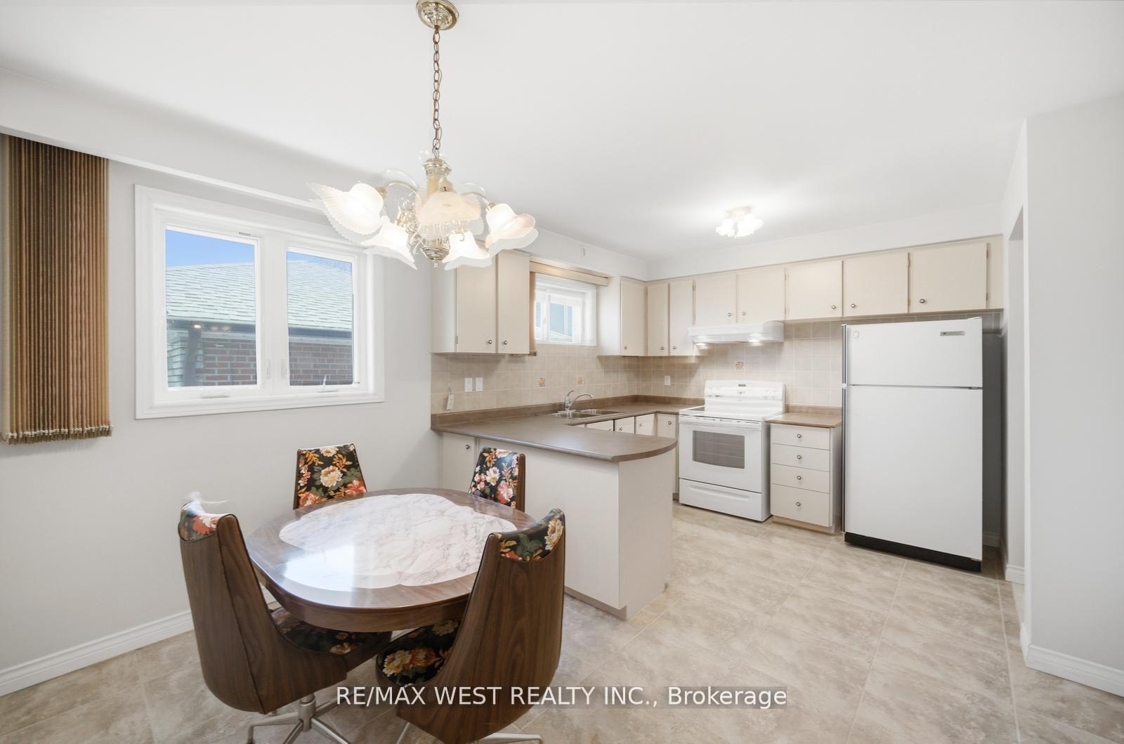 Photo 9 of 111 Shoreham Drive, North York, Black Creek — HOMEH