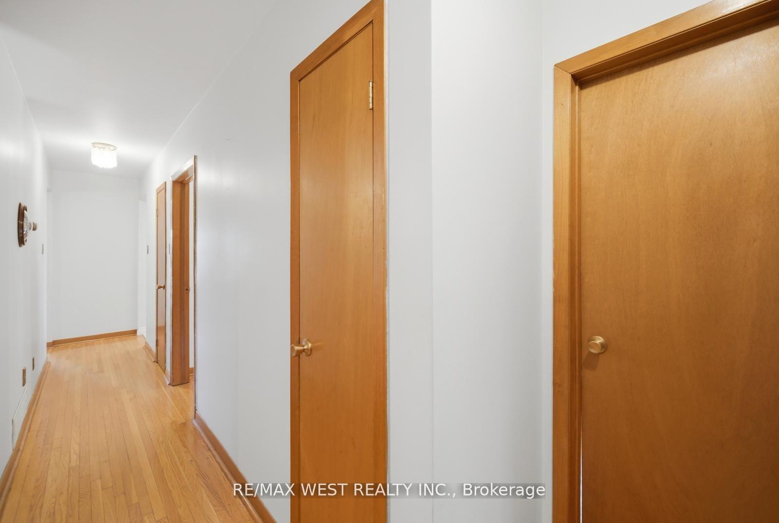 Photo 16 of 111 Shoreham Drive, North York, Black Creek — HOMEH