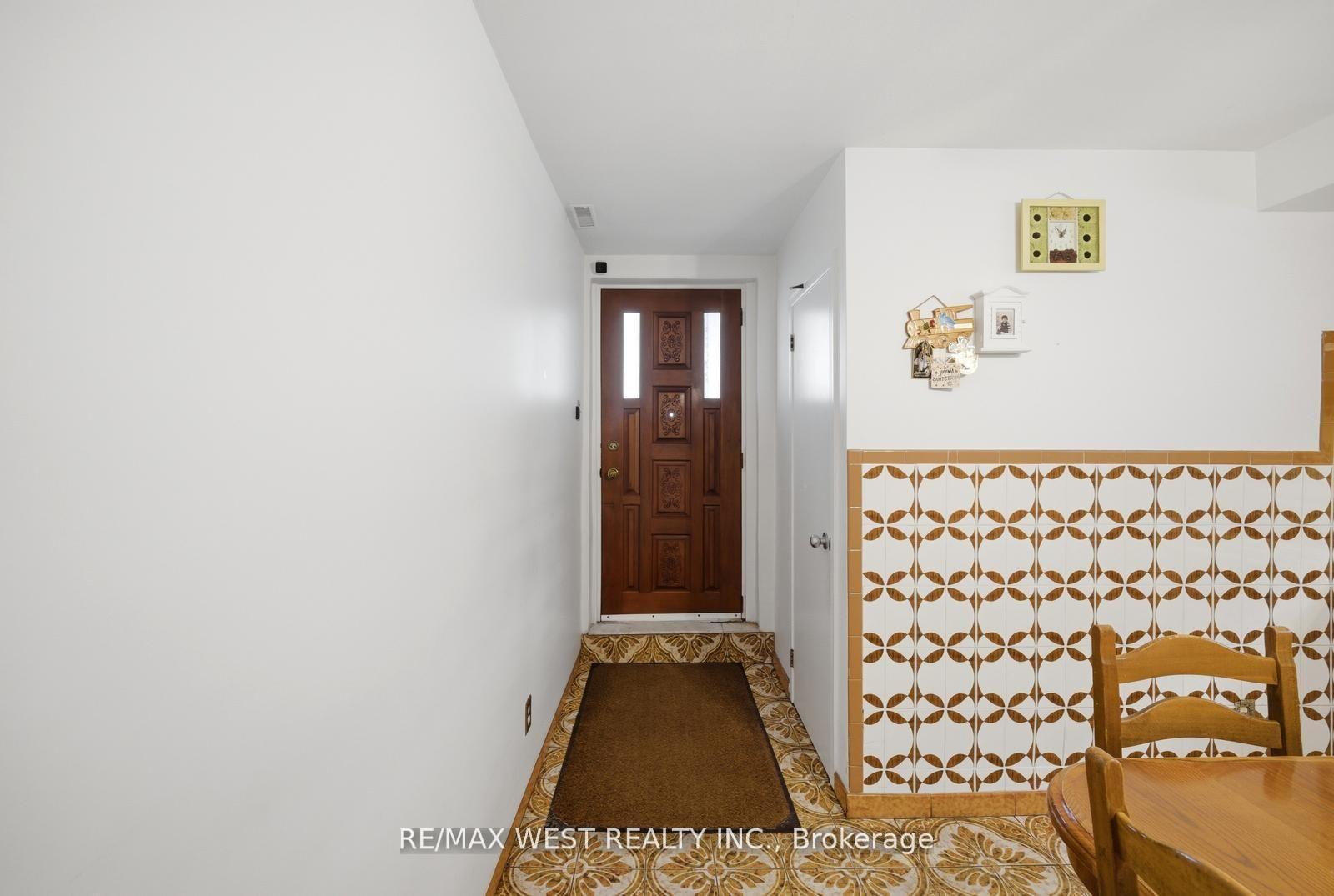 Photo 21 of 111 Shoreham Drive, North York, Black Creek — HOMEH