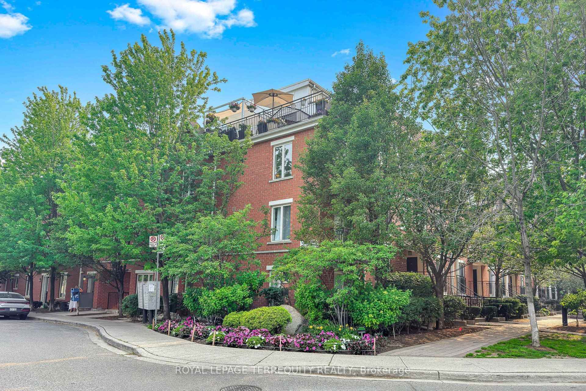 Front of Unit 1501C, 26 Laidlaw Street