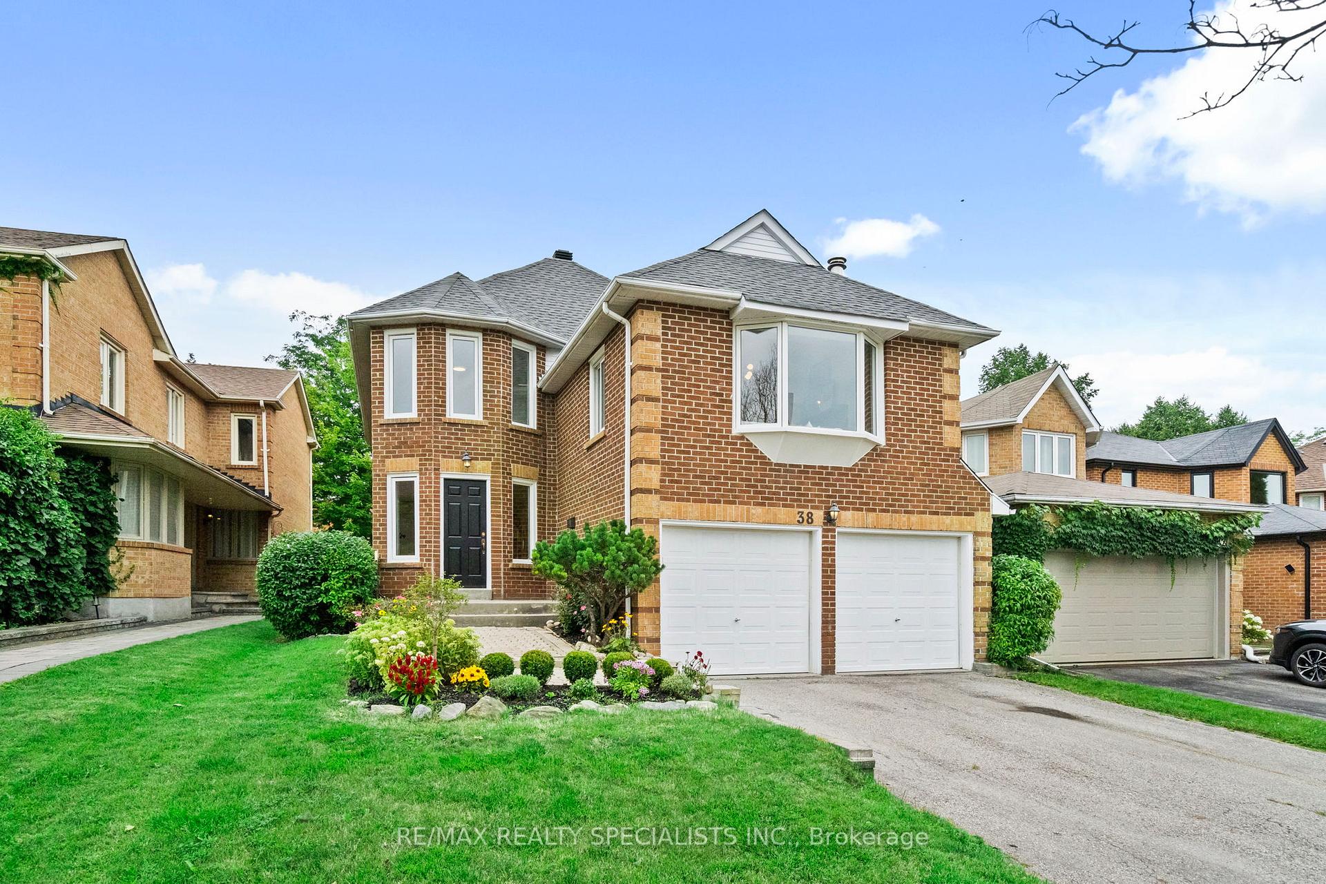 Photo 1 of 38 Springfield Way, Vaughan, Crestwood-Springfarm-Yorkhill — HOMEH