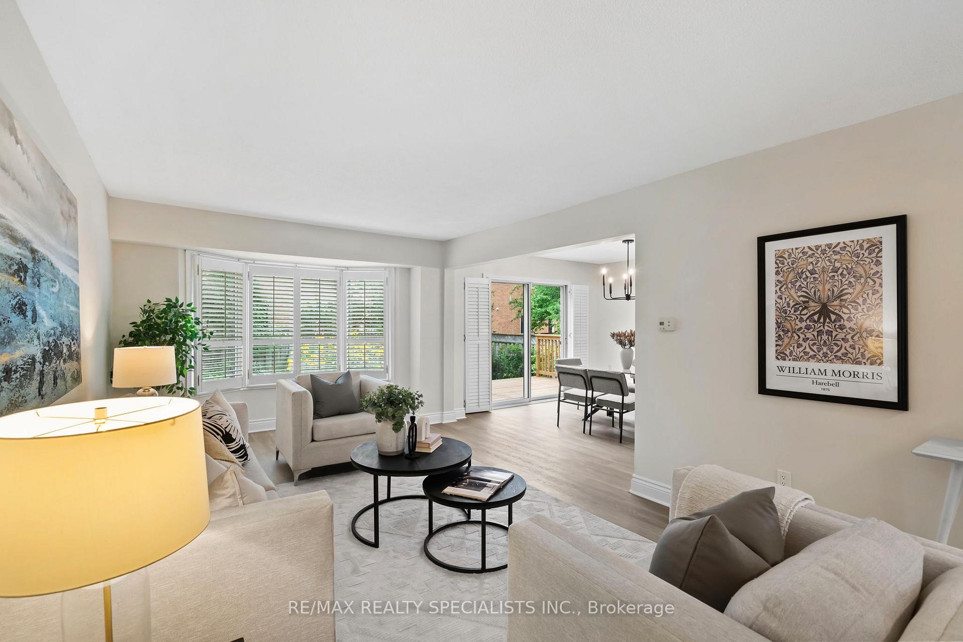 Photo 4 of 38 Springfield Way, Vaughan, Crestwood-Springfarm-Yorkhill — HOMEH