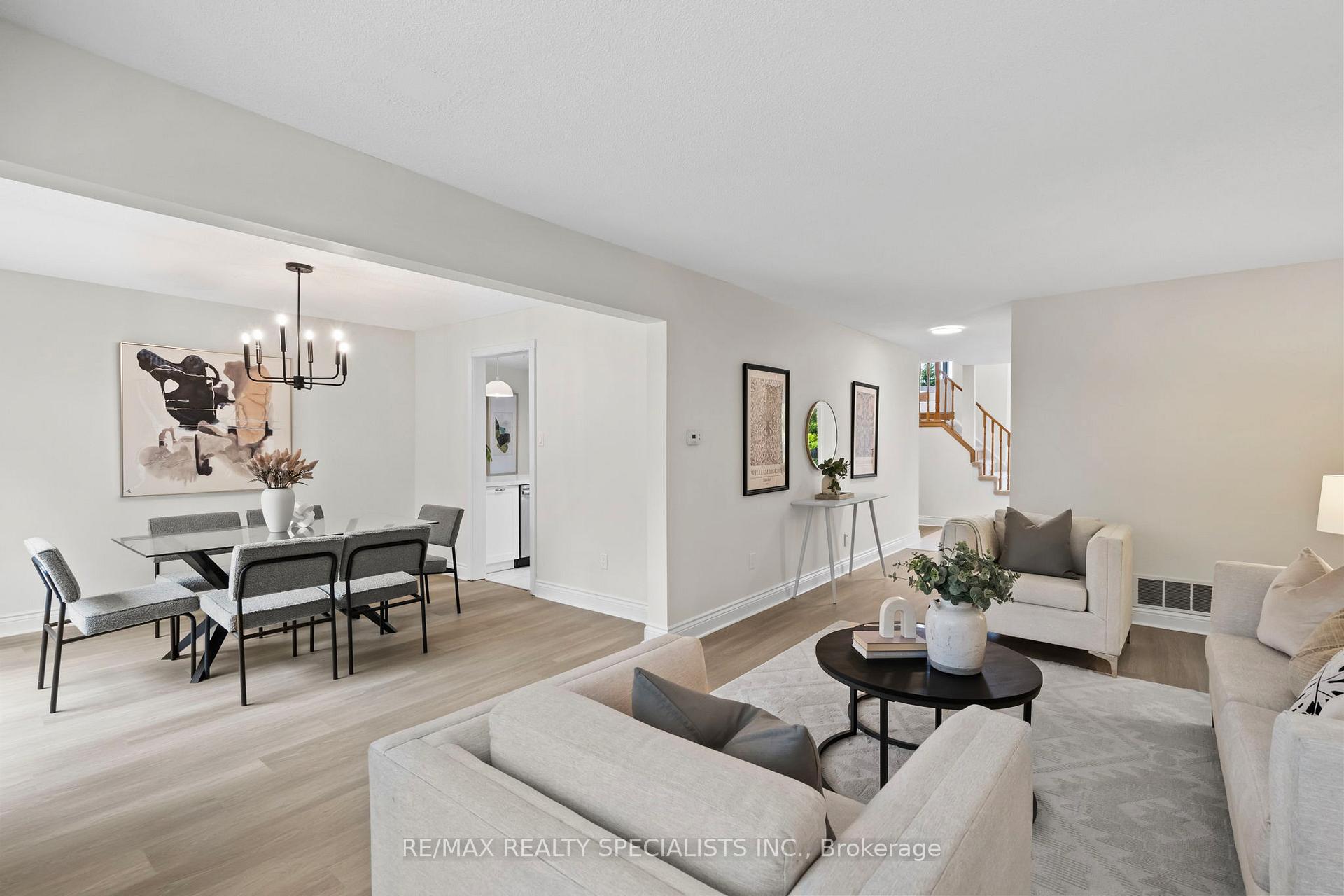 Photo 7 of 38 Springfield Way, Vaughan, Crestwood-Springfarm-Yorkhill — HOMEH