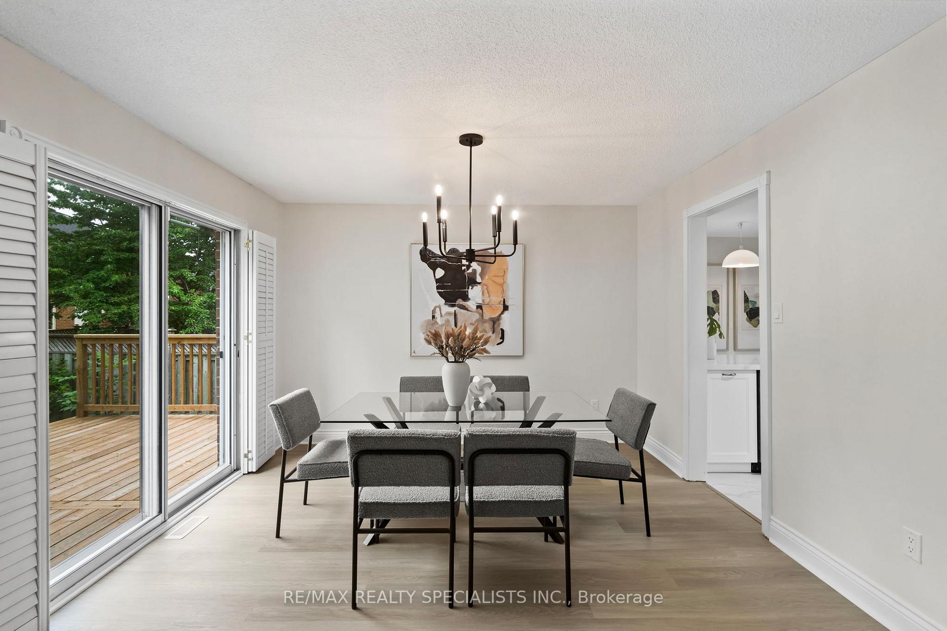 Photo 8 of 38 Springfield Way, Vaughan, Crestwood-Springfarm-Yorkhill — HOMEH