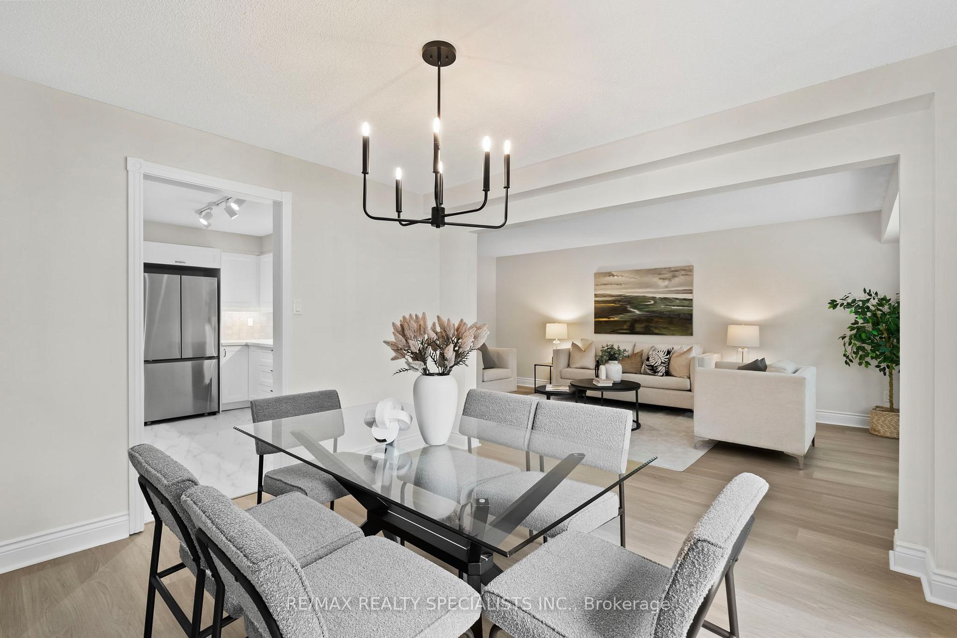 Photo 9 of 38 Springfield Way, Vaughan, Crestwood-Springfarm-Yorkhill — HOMEH