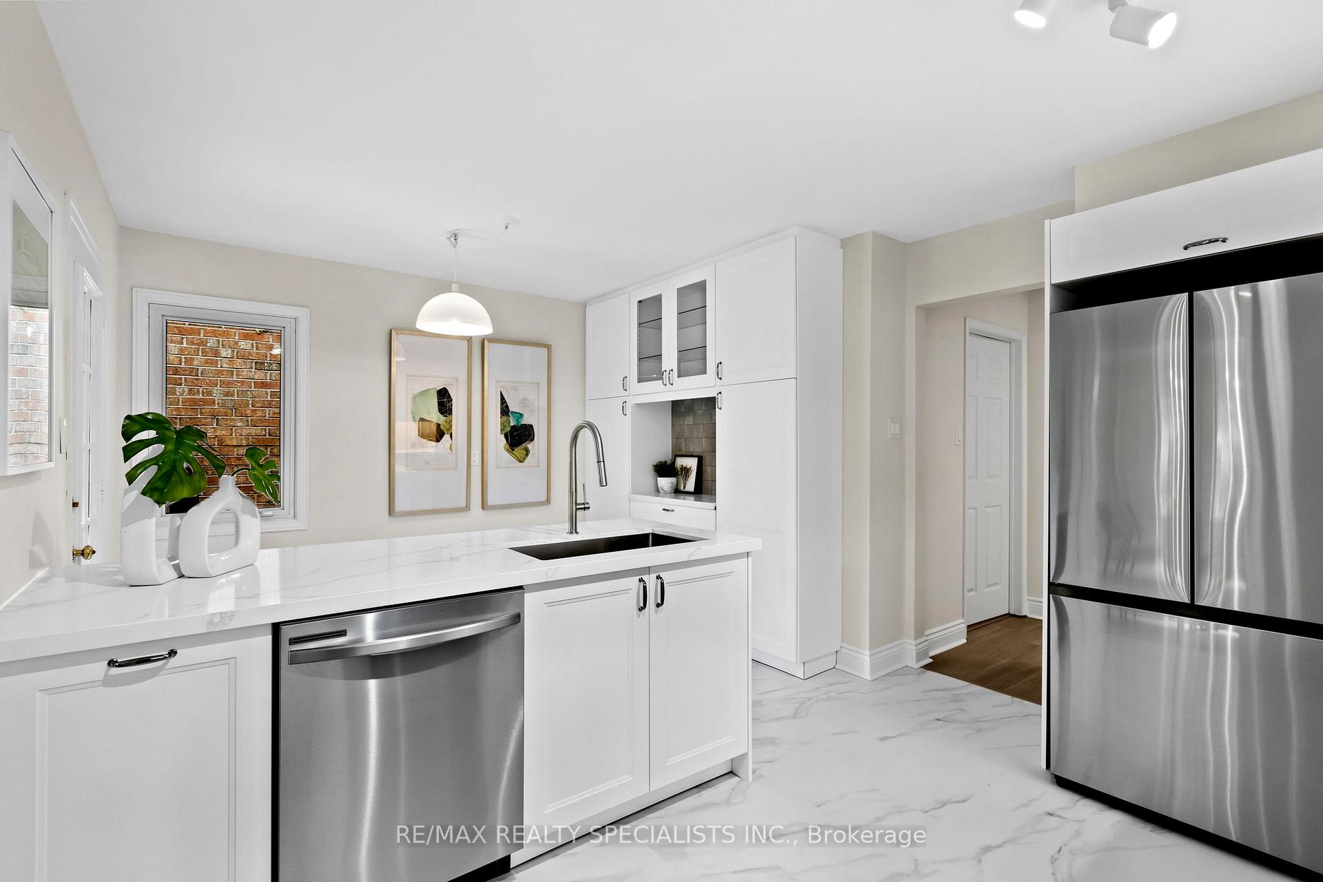 Photo 13 of 38 Springfield Way, Vaughan, Crestwood-Springfarm-Yorkhill — HOMEH