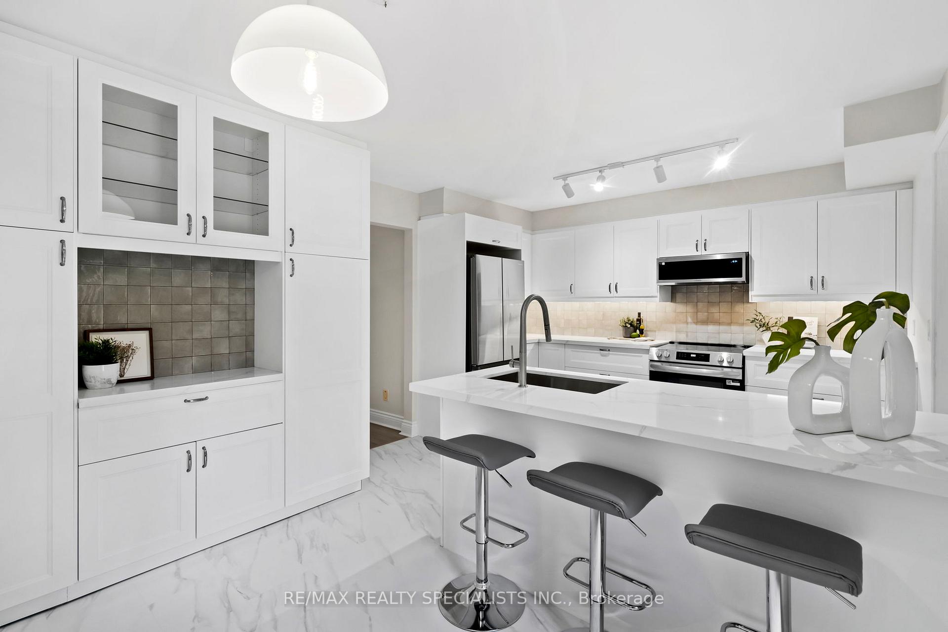 Photo 14 of 38 Springfield Way, Vaughan, Crestwood-Springfarm-Yorkhill — HOMEH