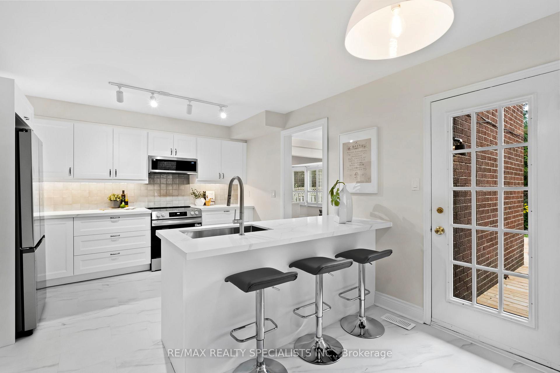 Photo 15 of 38 Springfield Way, Vaughan, Crestwood-Springfarm-Yorkhill — HOMEH