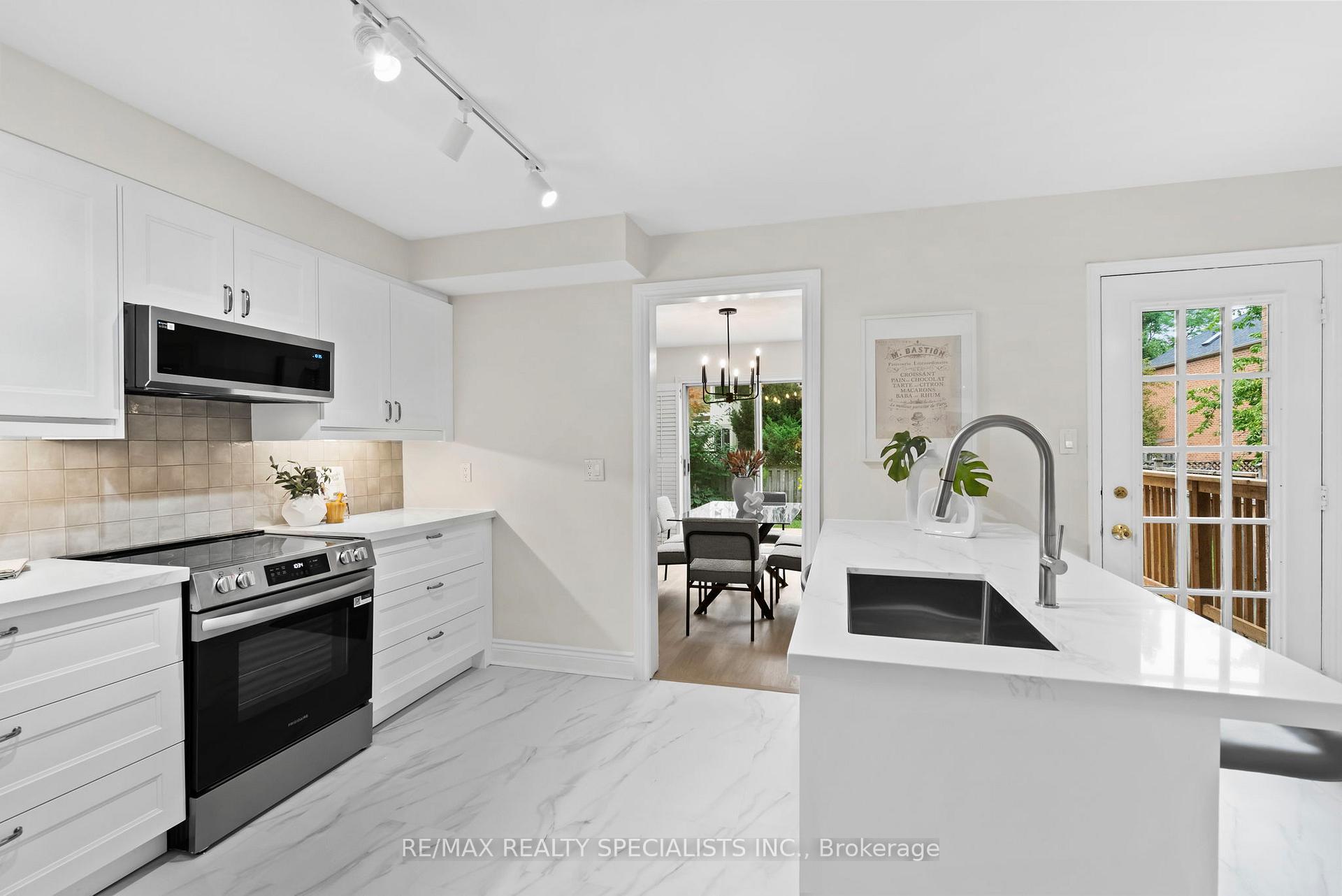 Photo 17 of 38 Springfield Way, Vaughan, Crestwood-Springfarm-Yorkhill — HOMEH