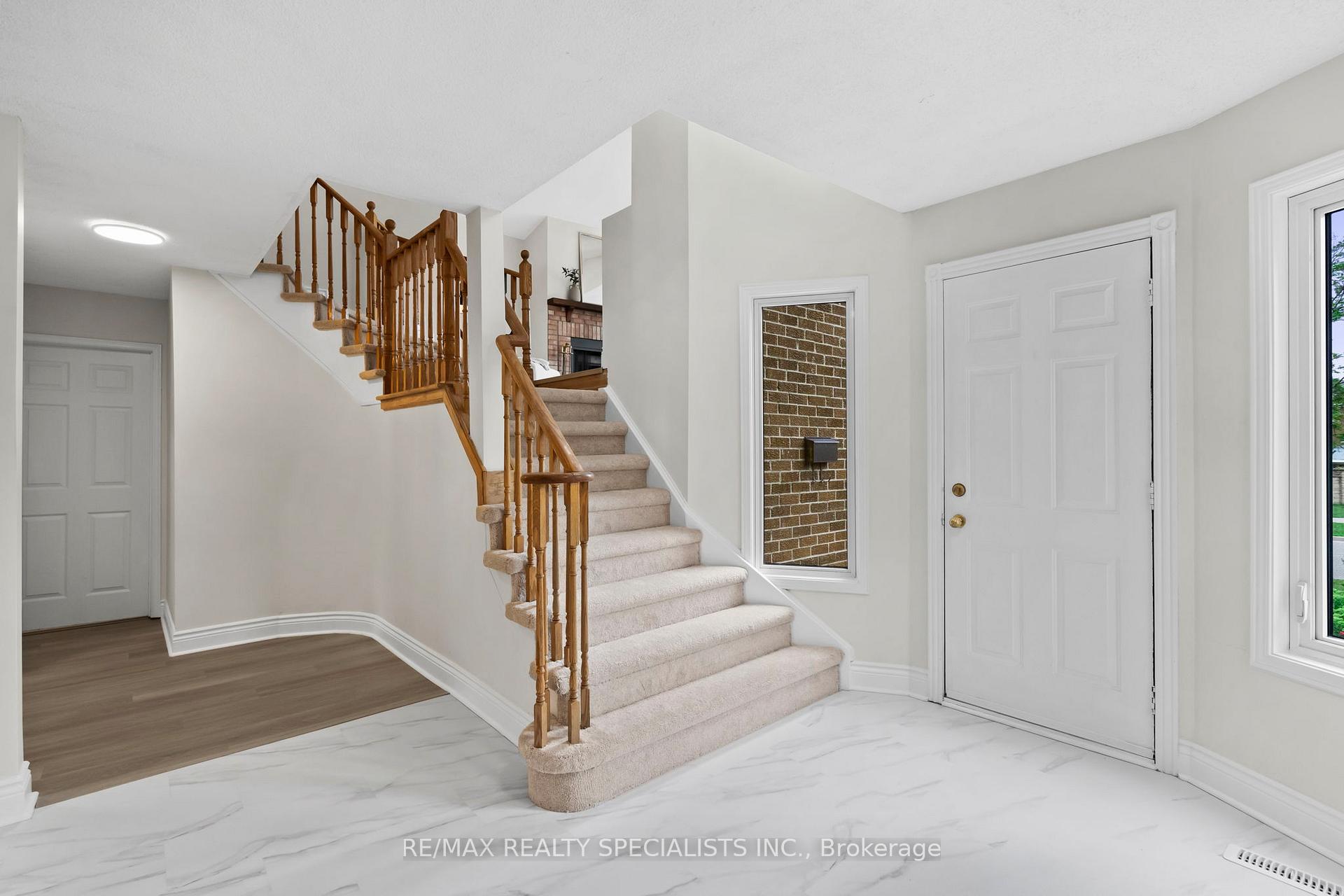 Photo 22 of 38 Springfield Way, Vaughan, Crestwood-Springfarm-Yorkhill — HOMEH