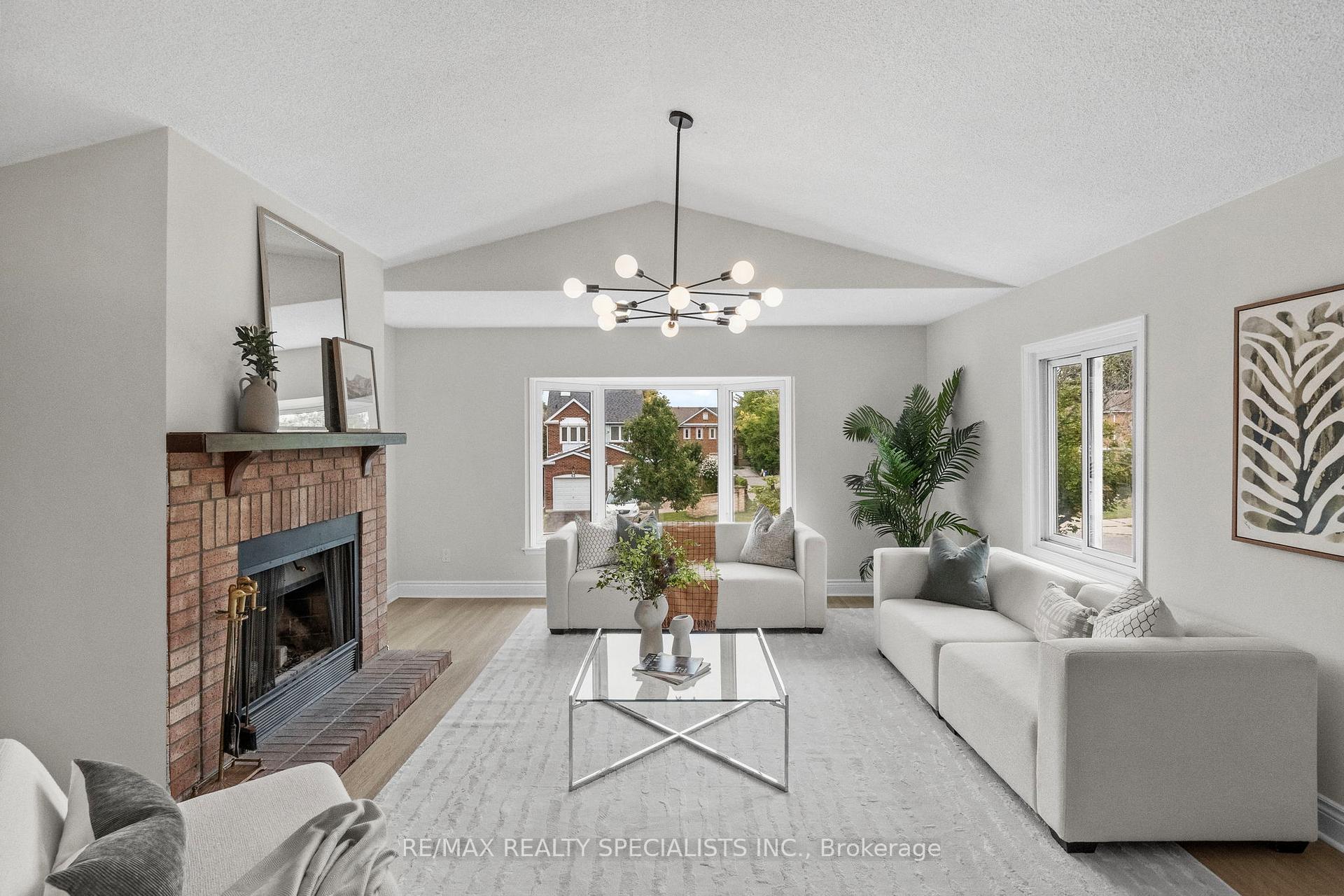 Photo 24 of 38 Springfield Way, Vaughan, Crestwood-Springfarm-Yorkhill — HOMEH