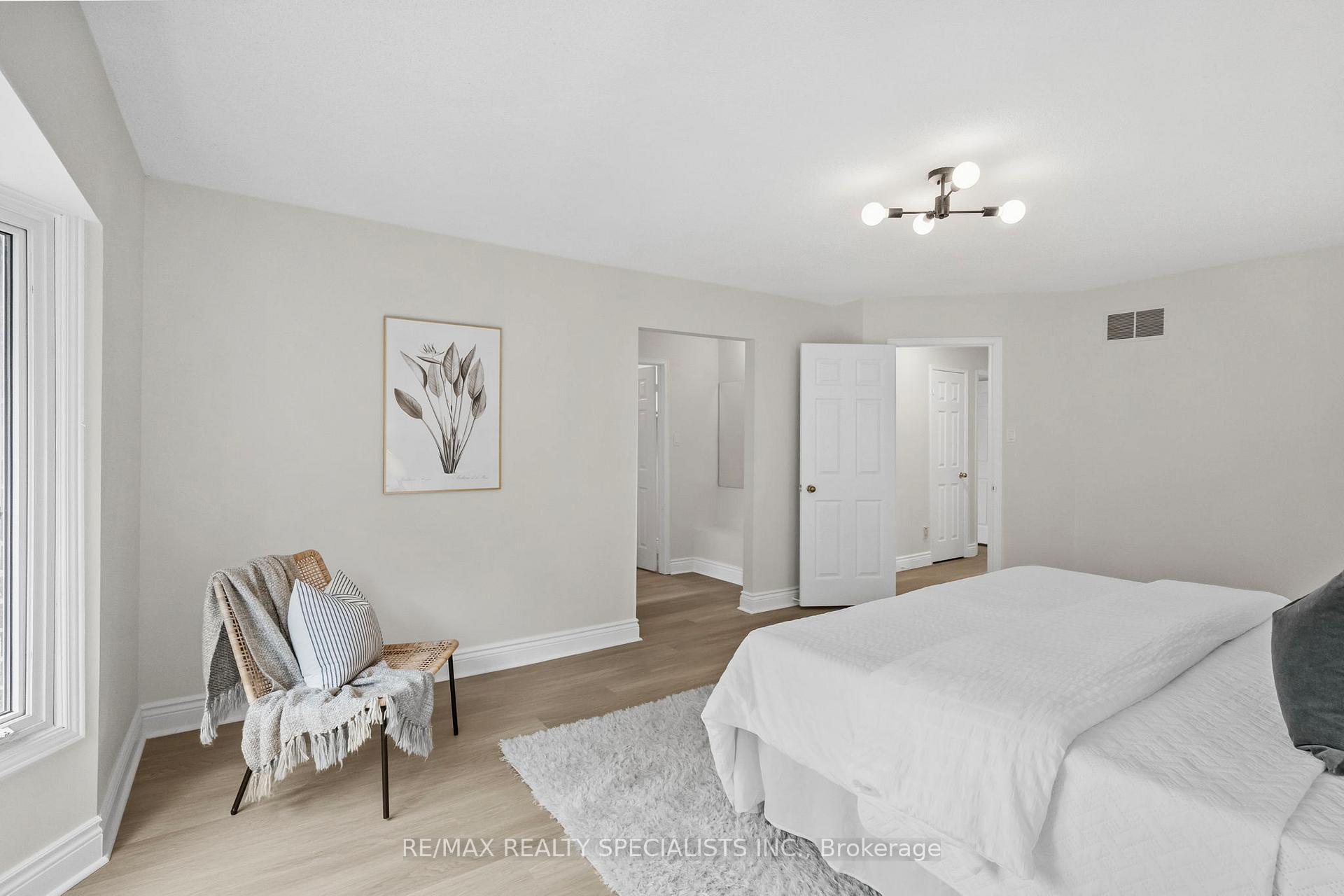 Photo 28 of 38 Springfield Way, Vaughan, Crestwood-Springfarm-Yorkhill — HOMEH