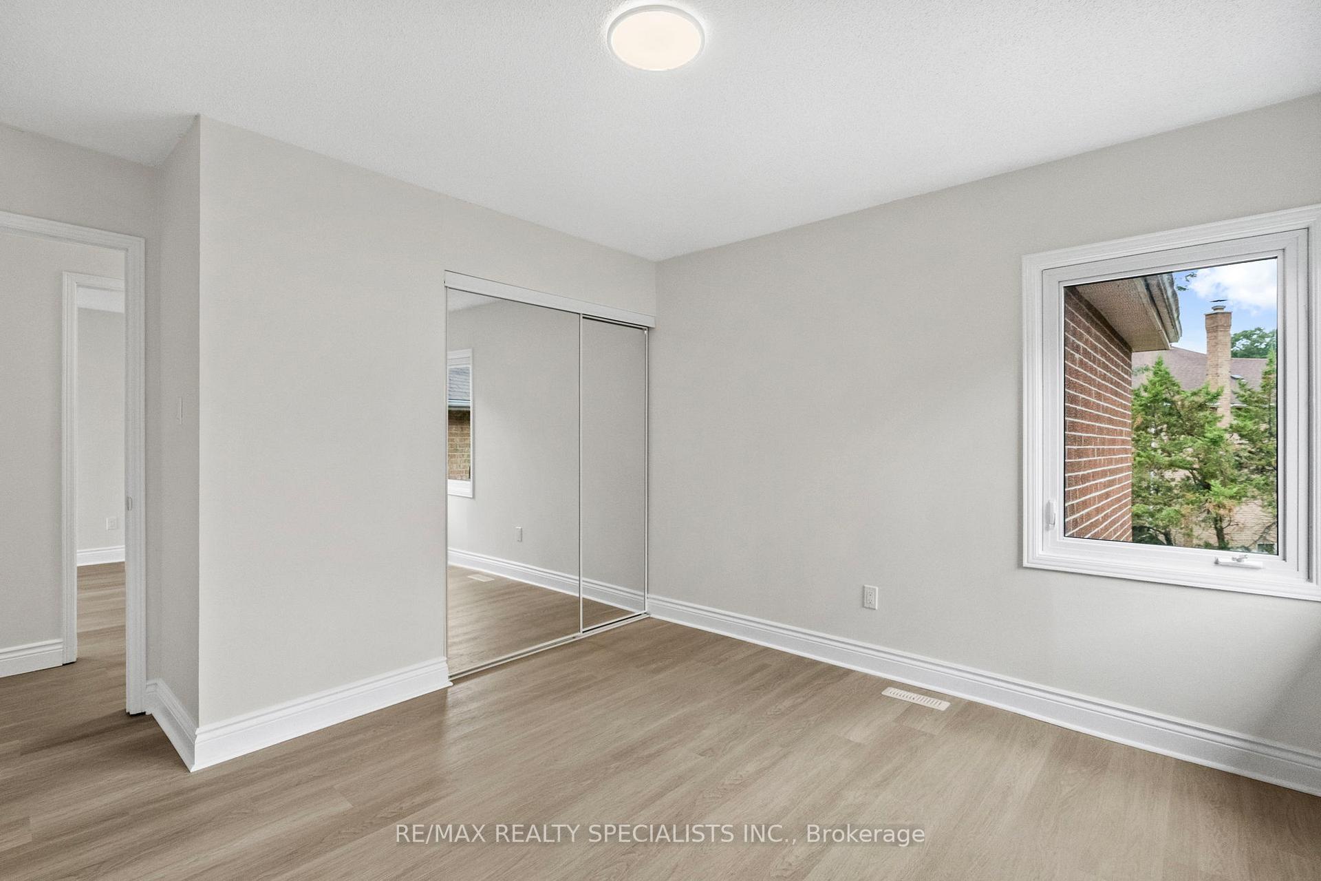 Photo 37 of 38 Springfield Way, Vaughan, Crestwood-Springfarm-Yorkhill — HOMEH