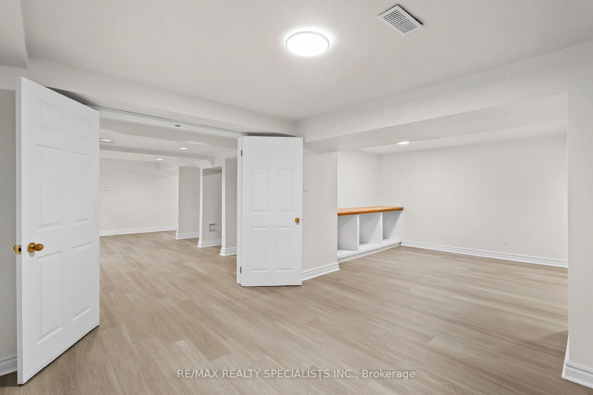 Photo 44 of 38 Springfield Way, Vaughan, Crestwood-Springfarm-Yorkhill — HOMEH