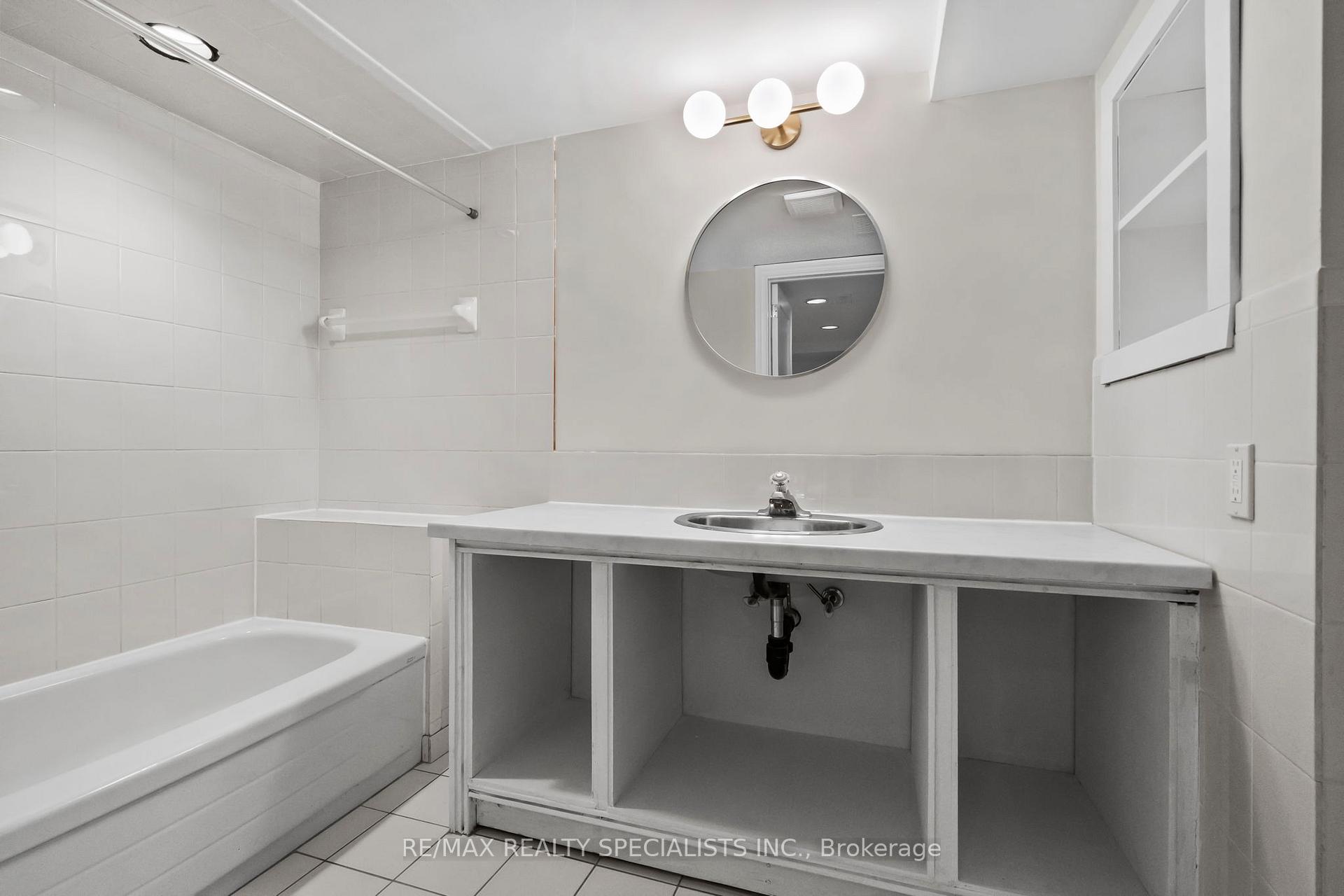 Photo 45 of 38 Springfield Way, Vaughan, Crestwood-Springfarm-Yorkhill — HOMEH