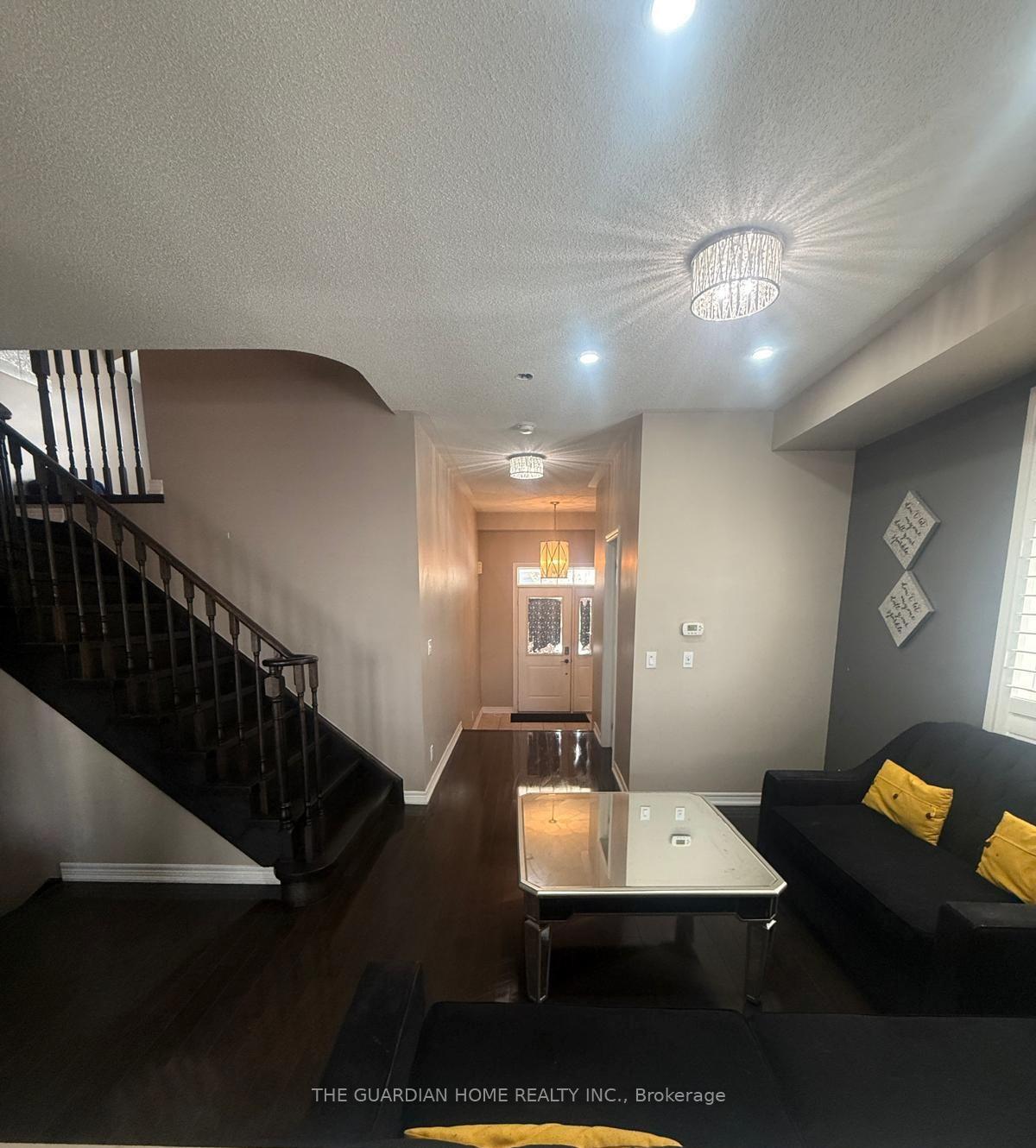 Photo 3 of 2322 Steeplechase Street, Oshawa, Windfields — HOMEH