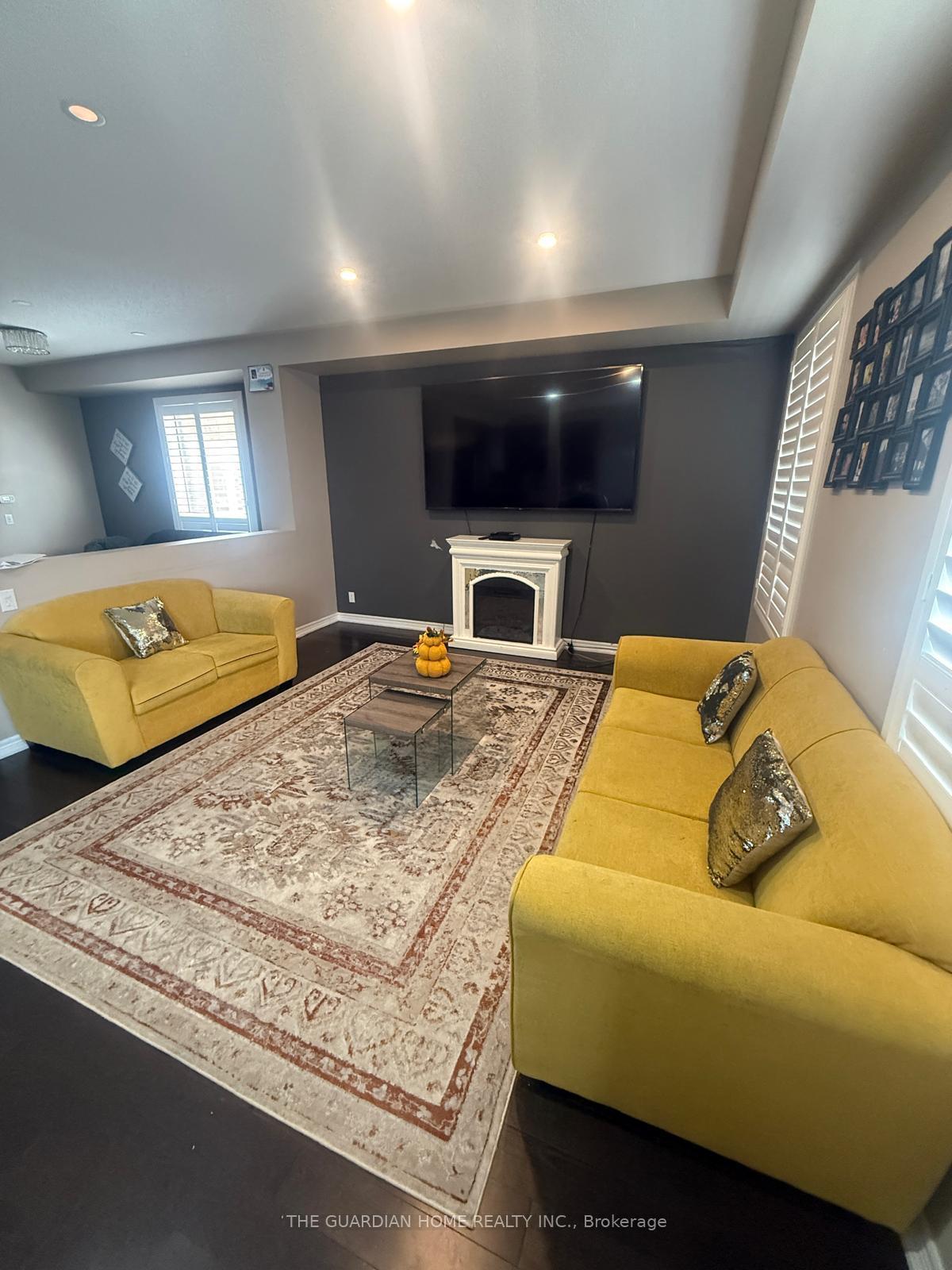 Photo 5 of 2322 Steeplechase Street, Oshawa, Windfields — HOMEH