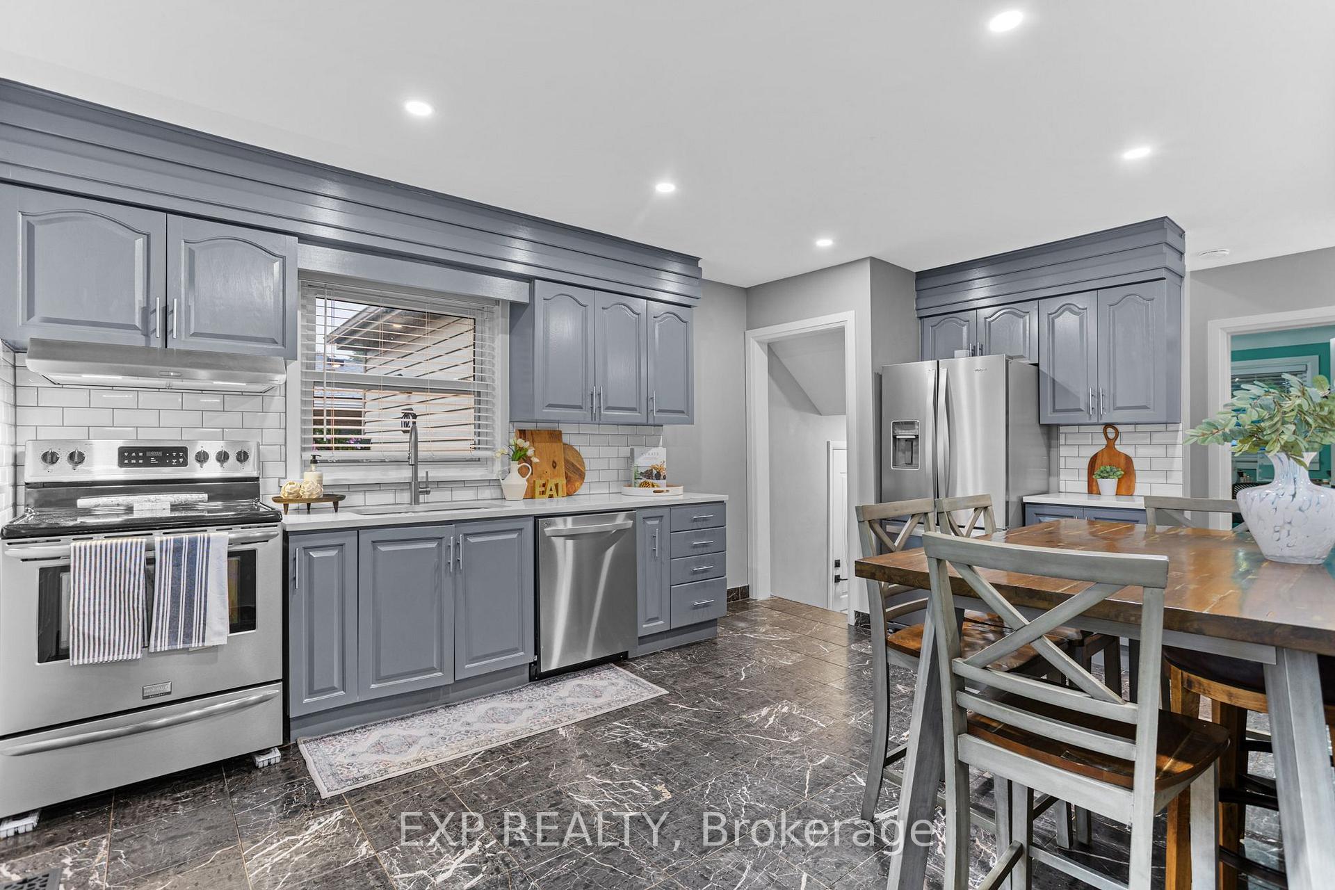 Photo 4 of 62 Randall Avenue, Hamilton, Stoney Creek — HOMEH
