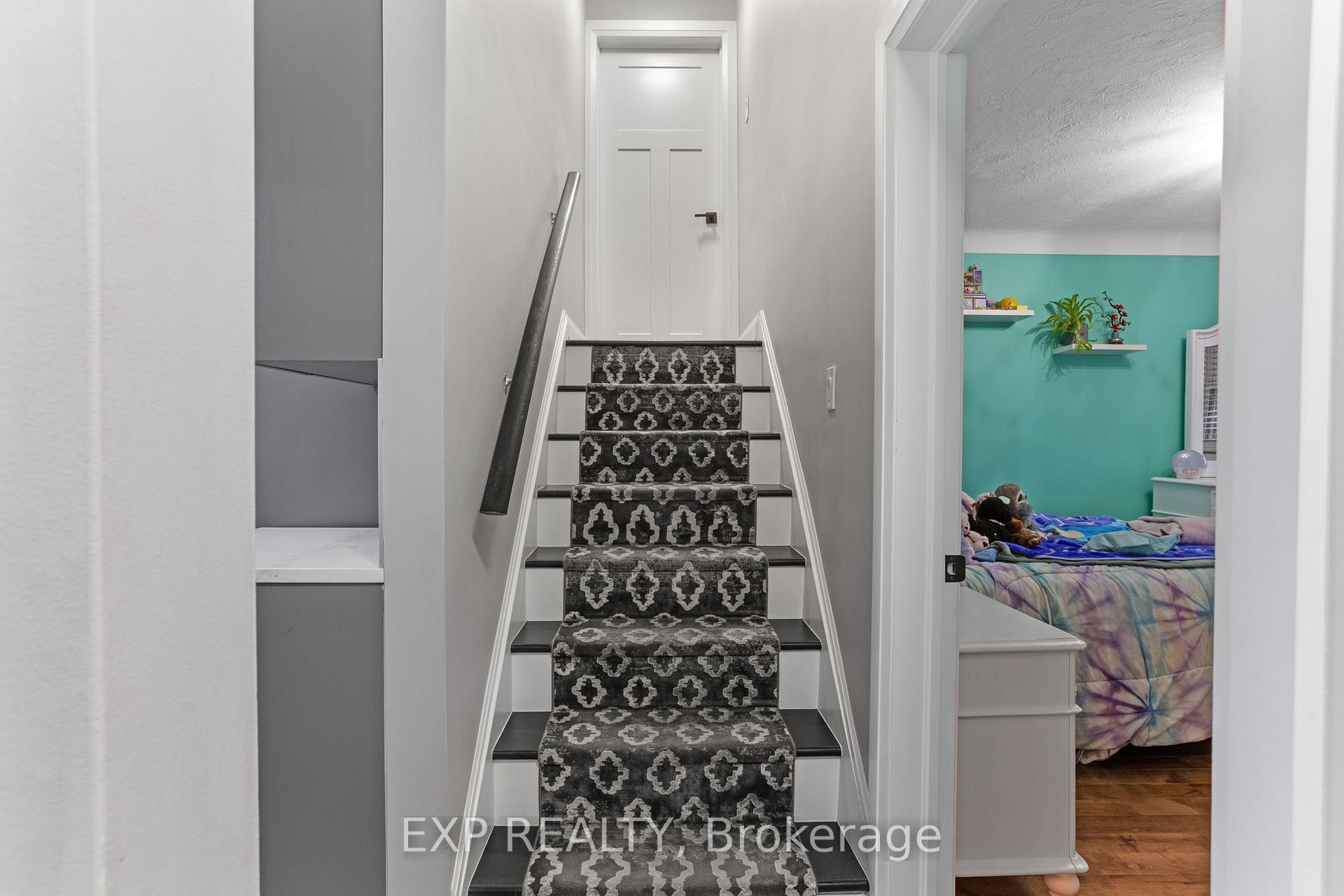 Photo 15 of 62 Randall Avenue, Hamilton, Stoney Creek — HOMEH