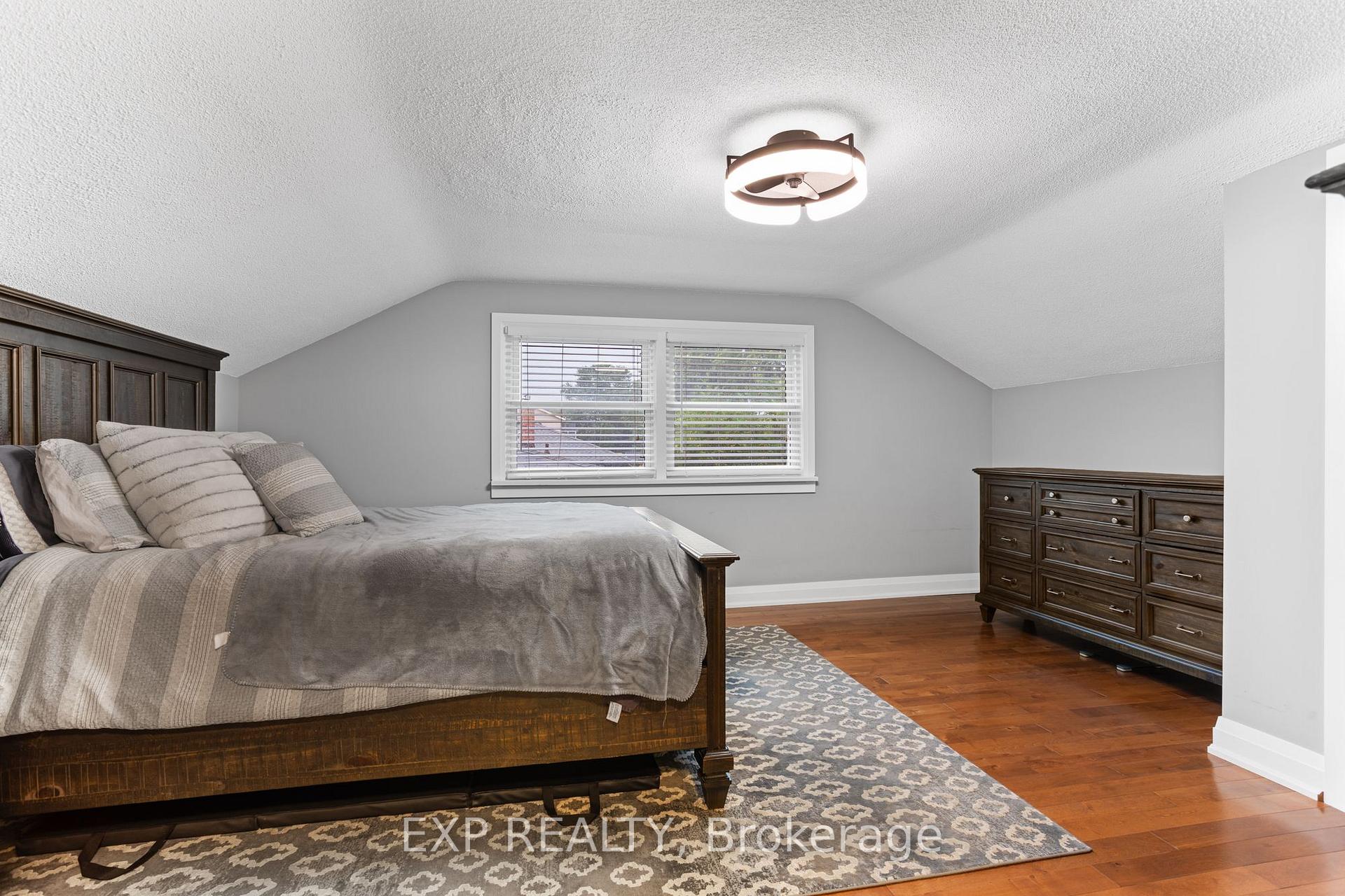 Photo 16 of 62 Randall Avenue, Hamilton, Stoney Creek — HOMEH