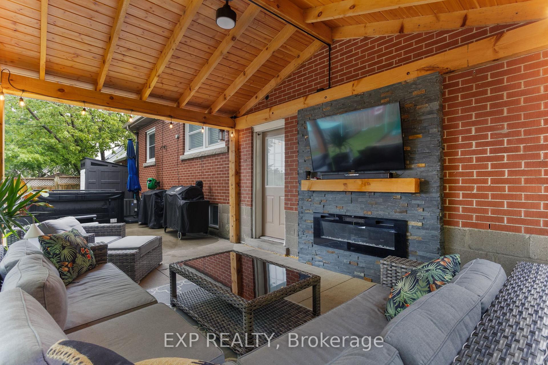 Photo 24 of 62 Randall Avenue, Hamilton, Stoney Creek — HOMEH