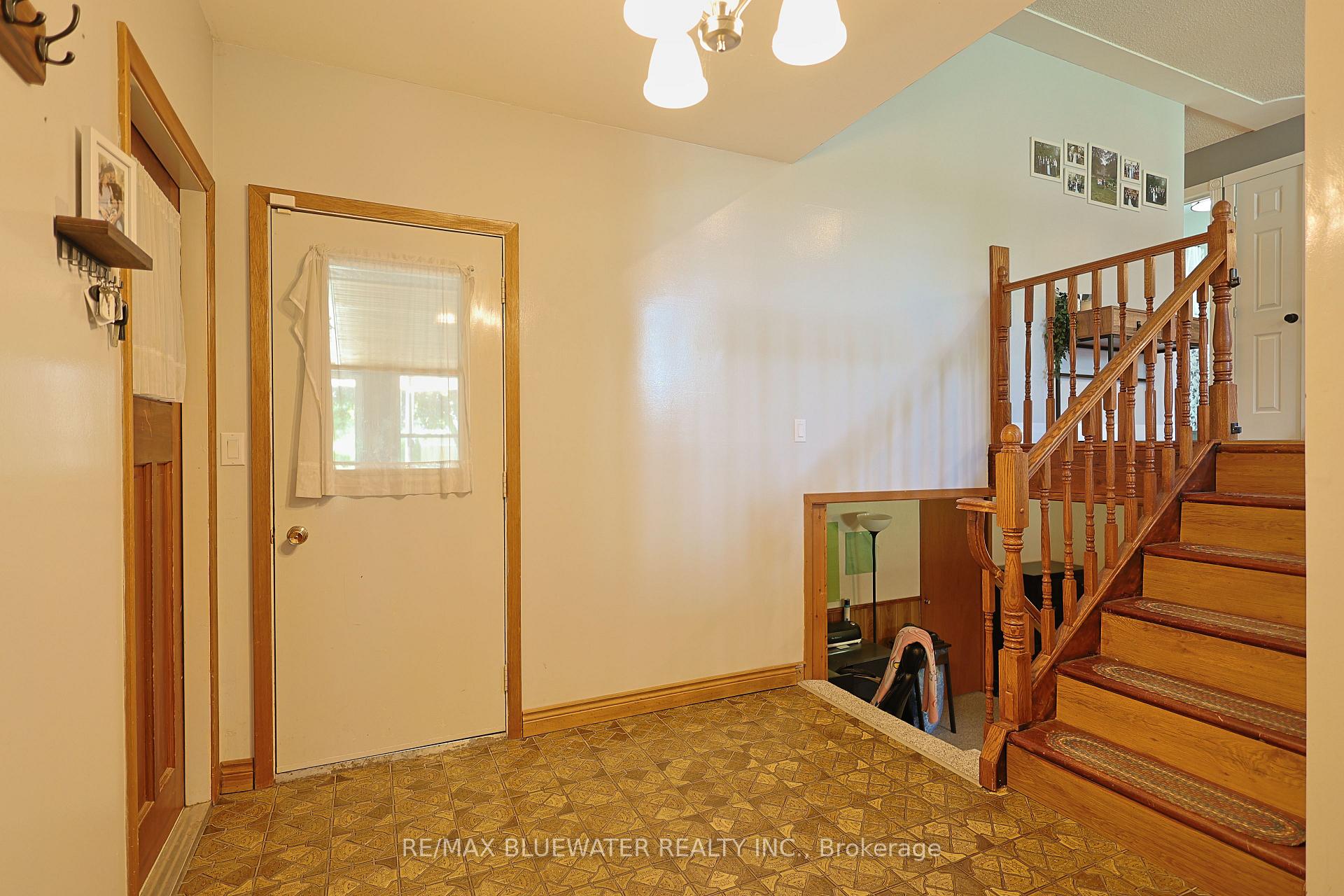Photo 12 of 290 Anna Street, North Middlesex, Parkhill — HOMEH