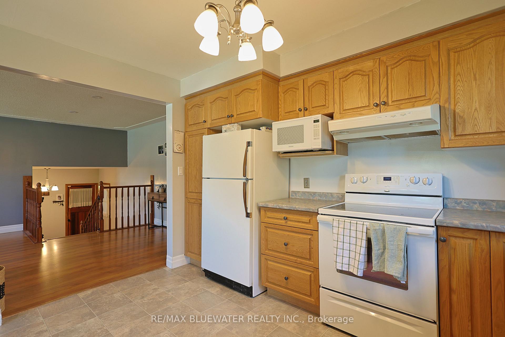 Photo 26 of 290 Anna Street, North Middlesex, Parkhill — HOMEH