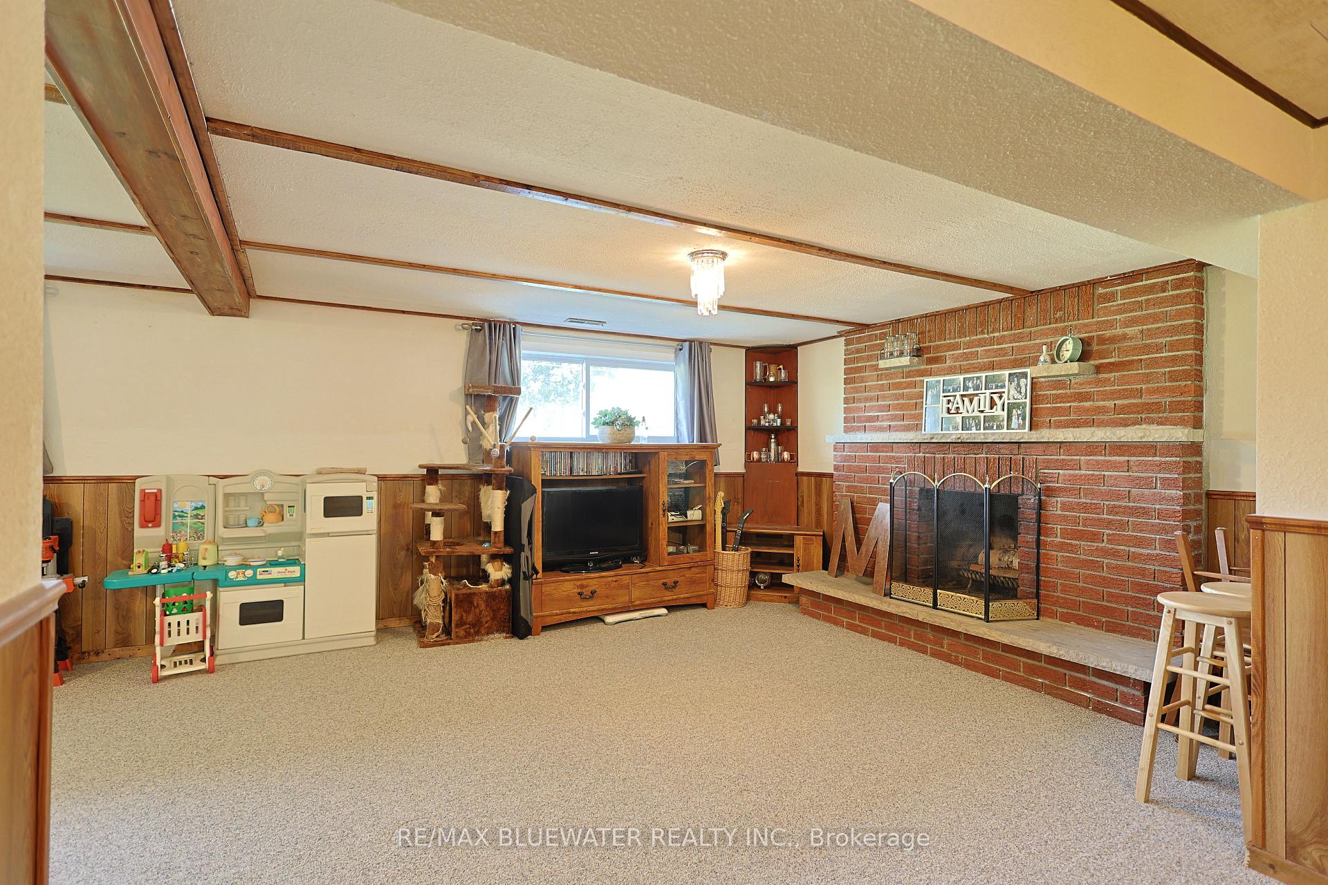 Photo 37 of 290 Anna Street, North Middlesex, Parkhill — HOMEH