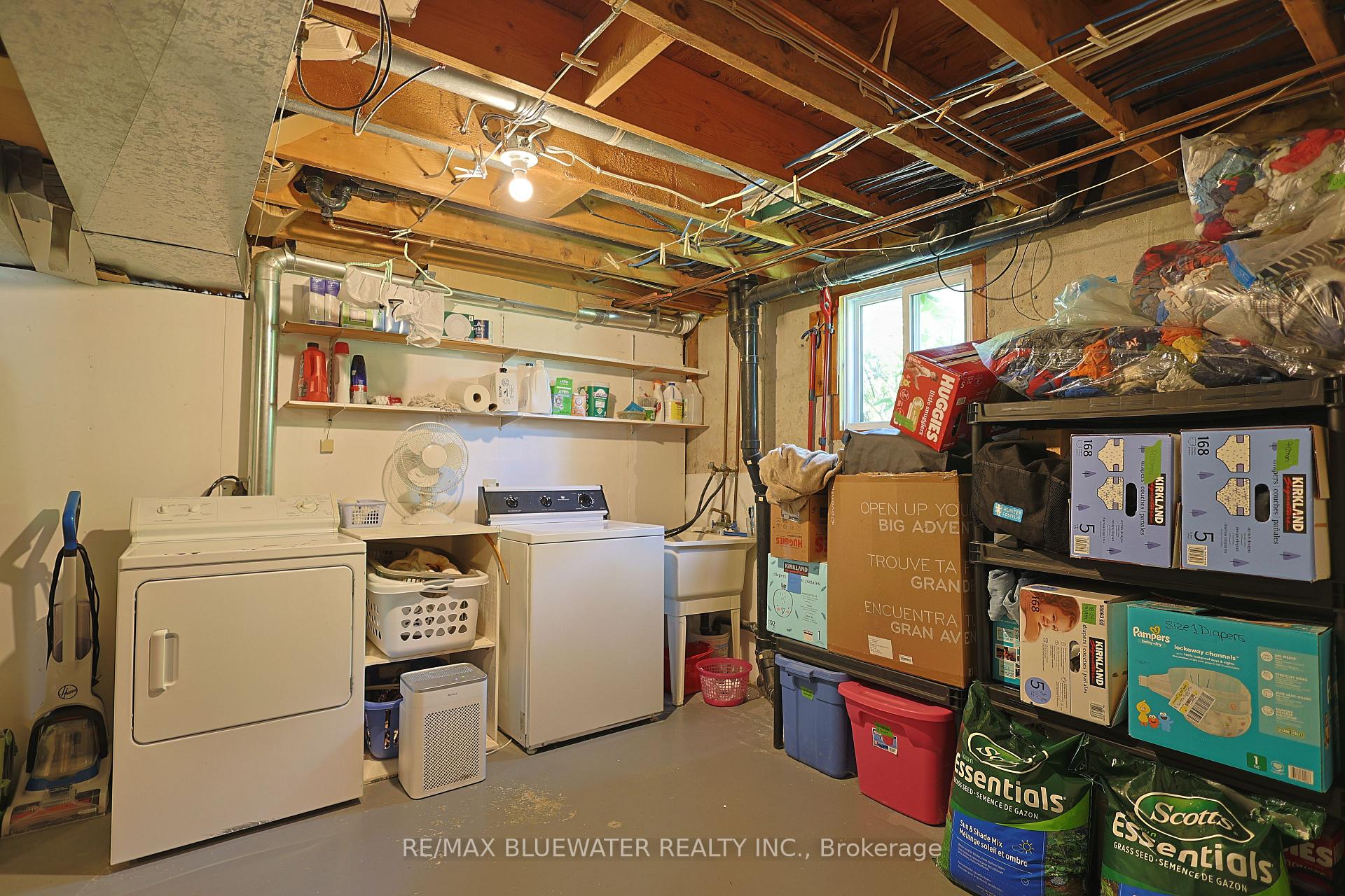 Photo 44 of 290 Anna Street, North Middlesex, Parkhill — HOMEH