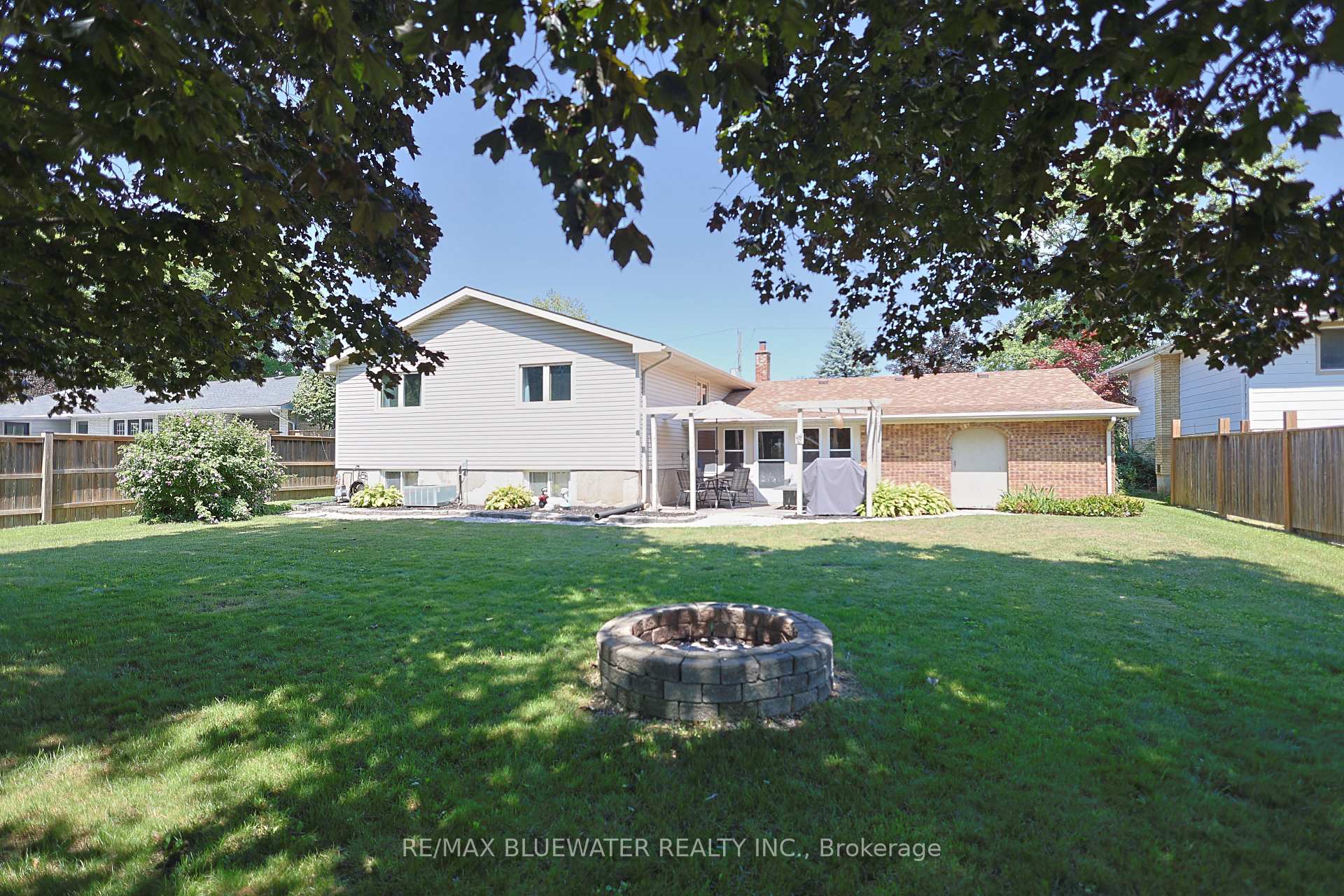 Photo 48 of 290 Anna Street, North Middlesex, Parkhill — HOMEH