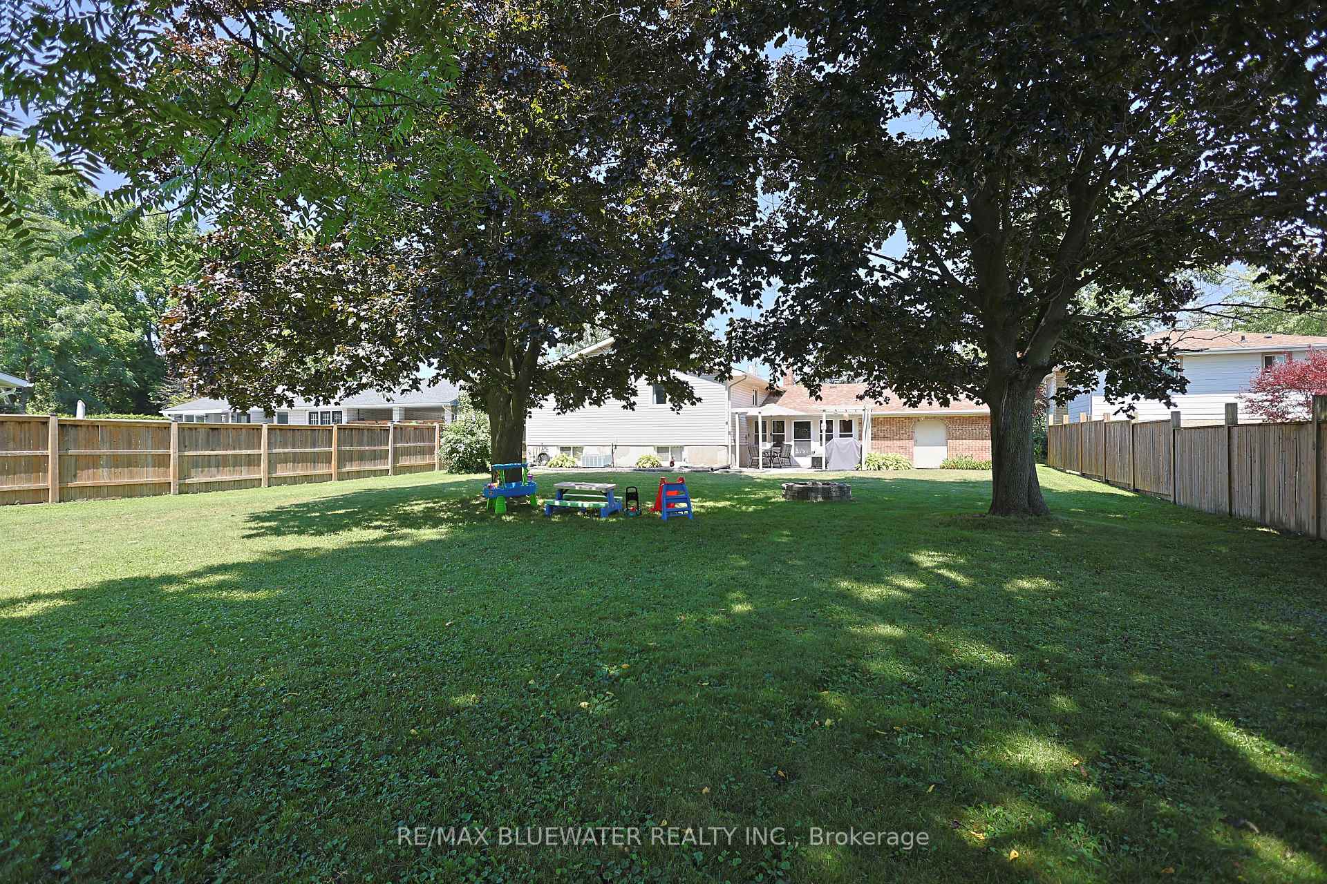 Photo 49 of 290 Anna Street, North Middlesex, Parkhill — HOMEH