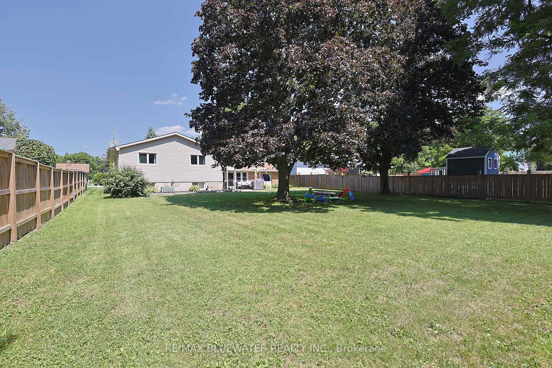 Photo 50 of 290 Anna Street, North Middlesex, Parkhill — HOMEH
