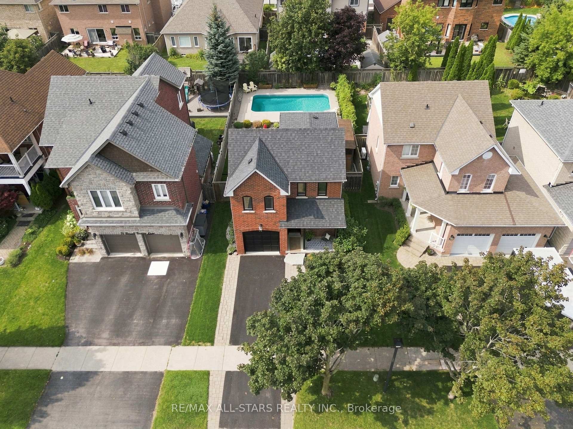 Photo 3 of 73 Russell Barton Lane, Uxbridge — HOMEH