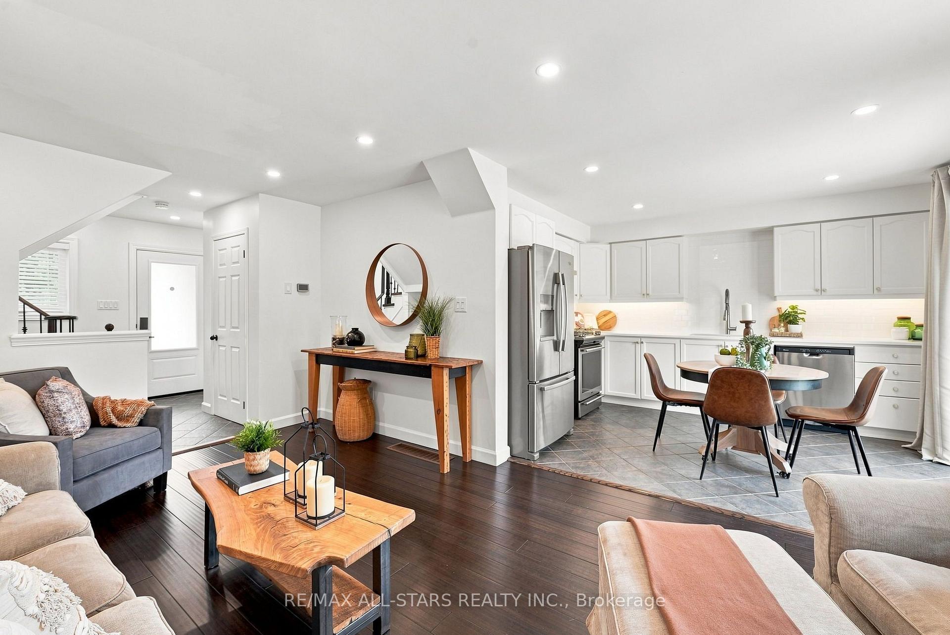 Photo 10 of 73 Russell Barton Lane, Uxbridge — HOMEH