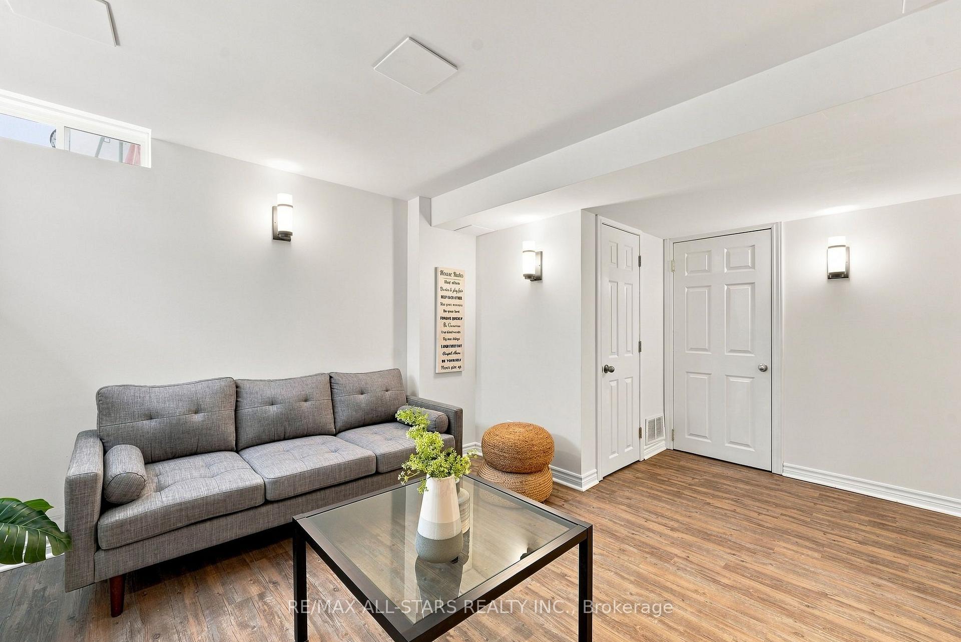 Photo 13 of 73 Russell Barton Lane, Uxbridge — HOMEH