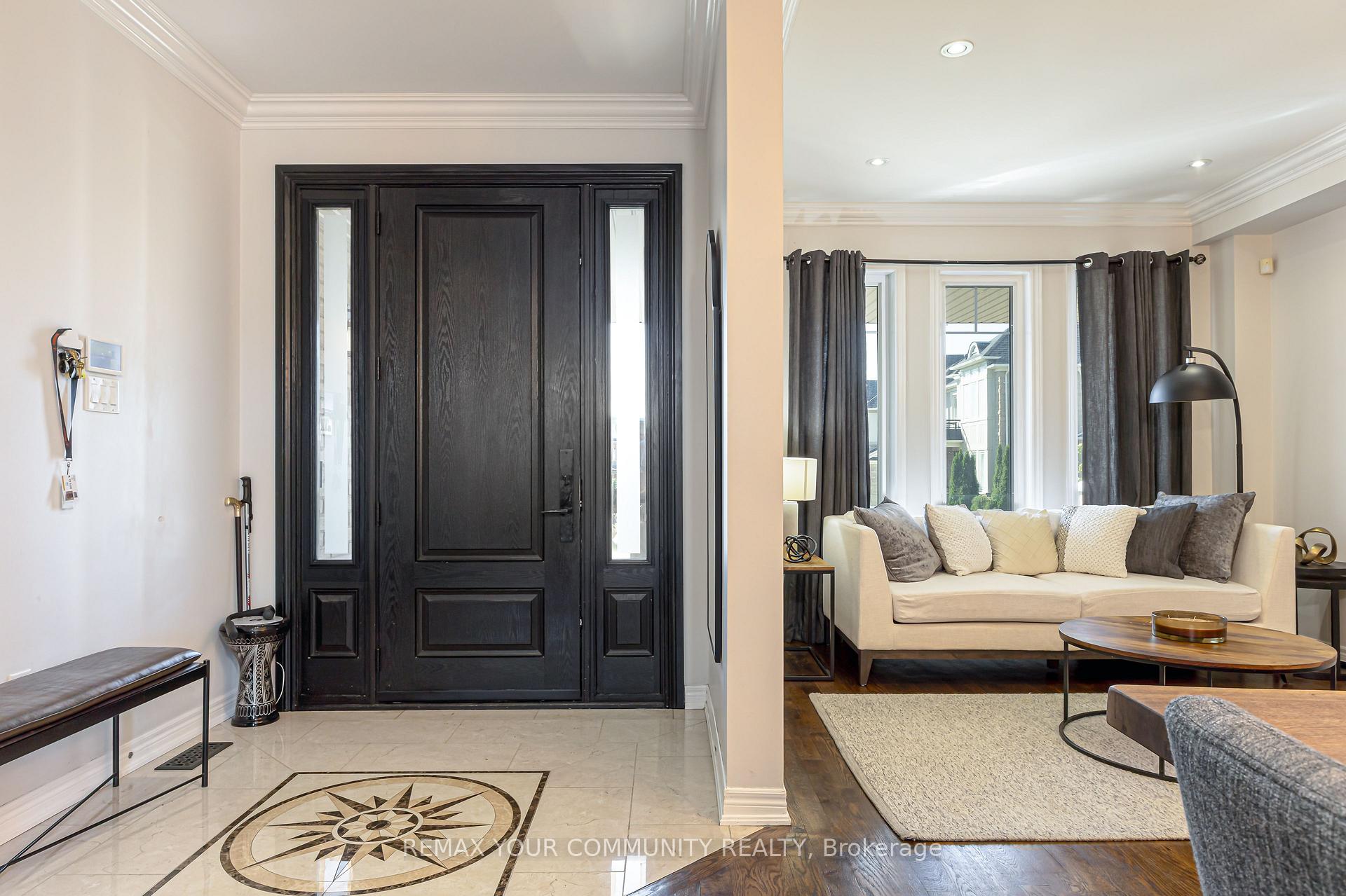 Photo 4 of 47 Vandervoort Drive, Richmond Hill, Jefferson — HOMEH