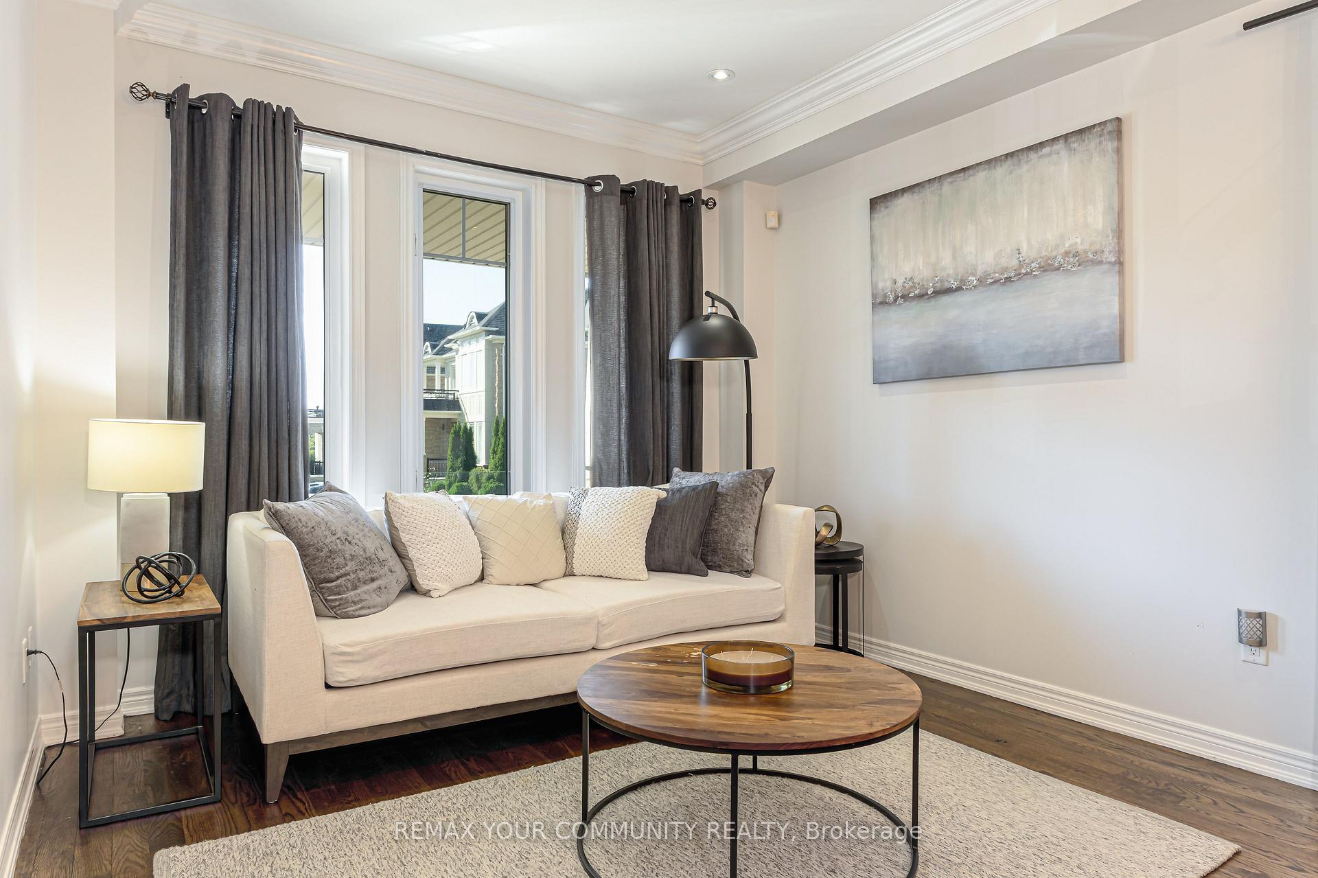Photo 5 of 47 Vandervoort Drive, Richmond Hill, Jefferson — HOMEH