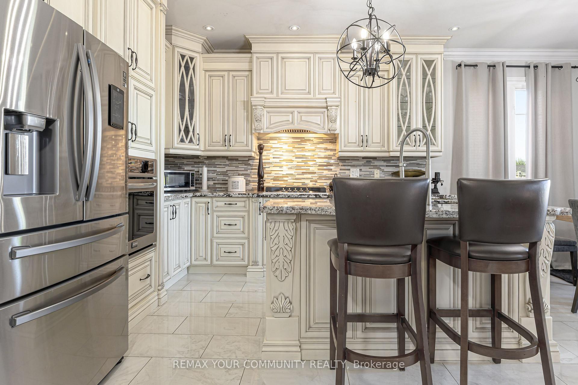 Photo 7 of 47 Vandervoort Drive, Richmond Hill, Jefferson — HOMEH
