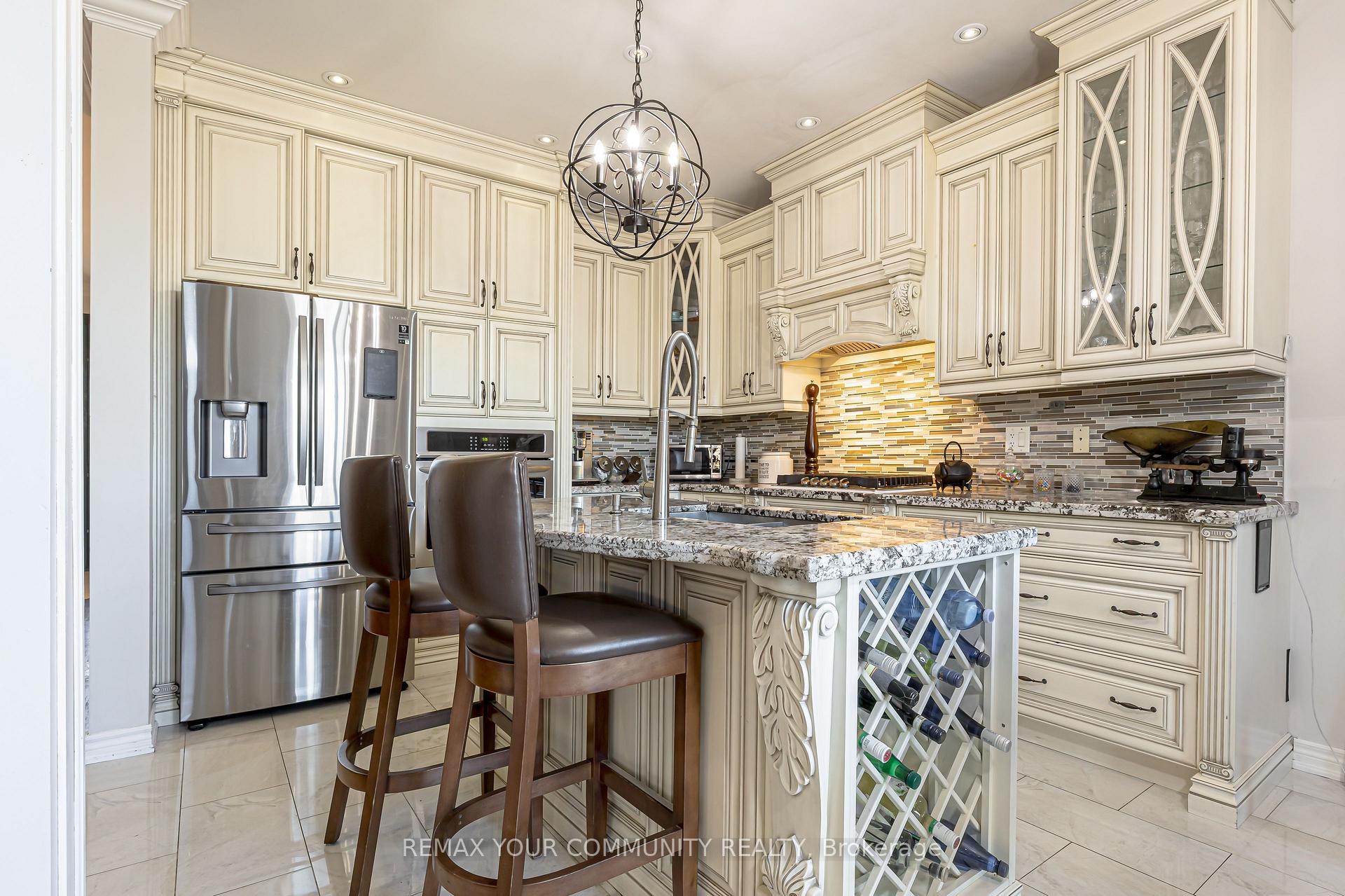 Photo 12 of 47 Vandervoort Drive, Richmond Hill, Jefferson — HOMEH