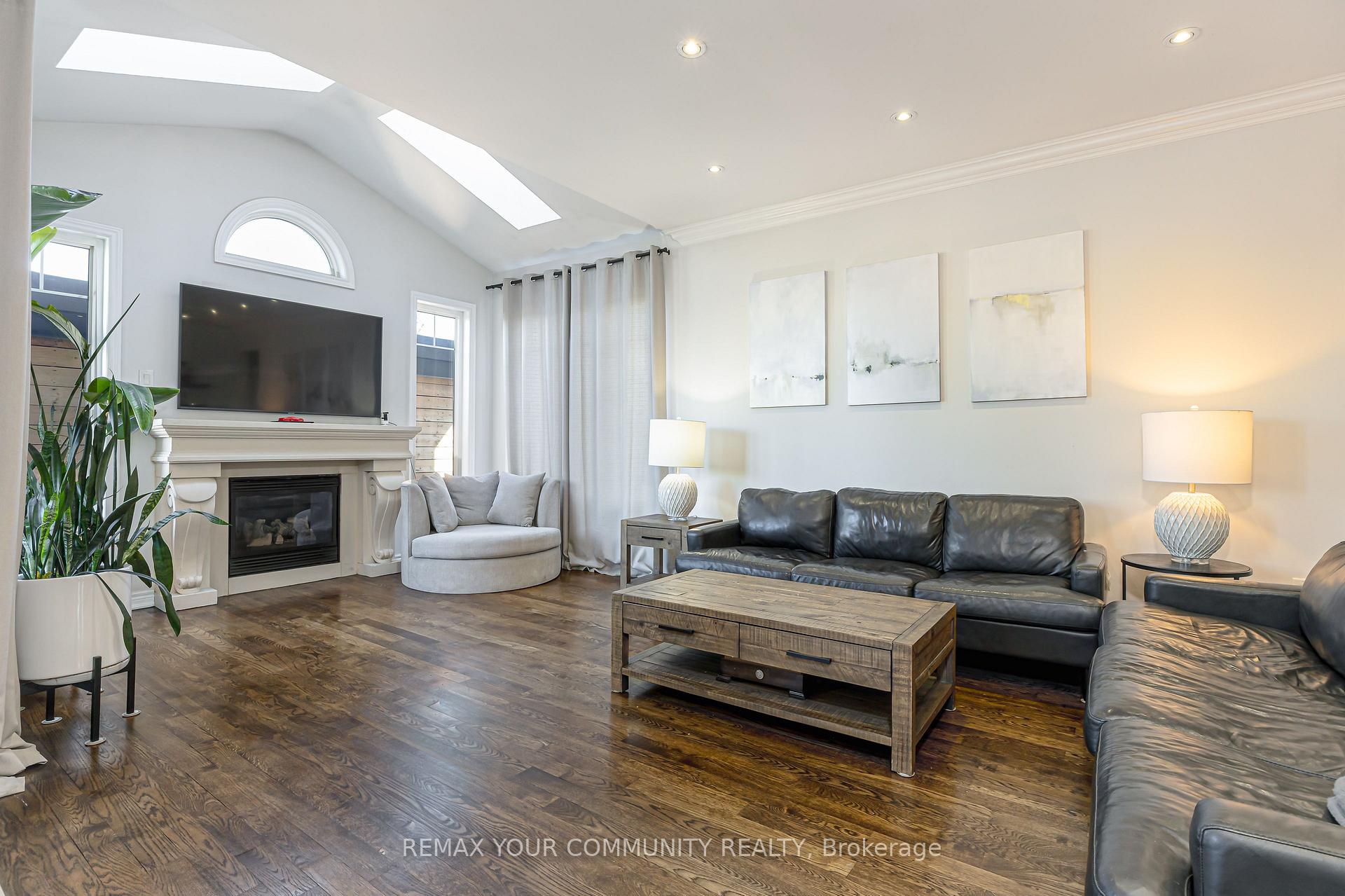 Photo 14 of 47 Vandervoort Drive, Richmond Hill, Jefferson — HOMEH