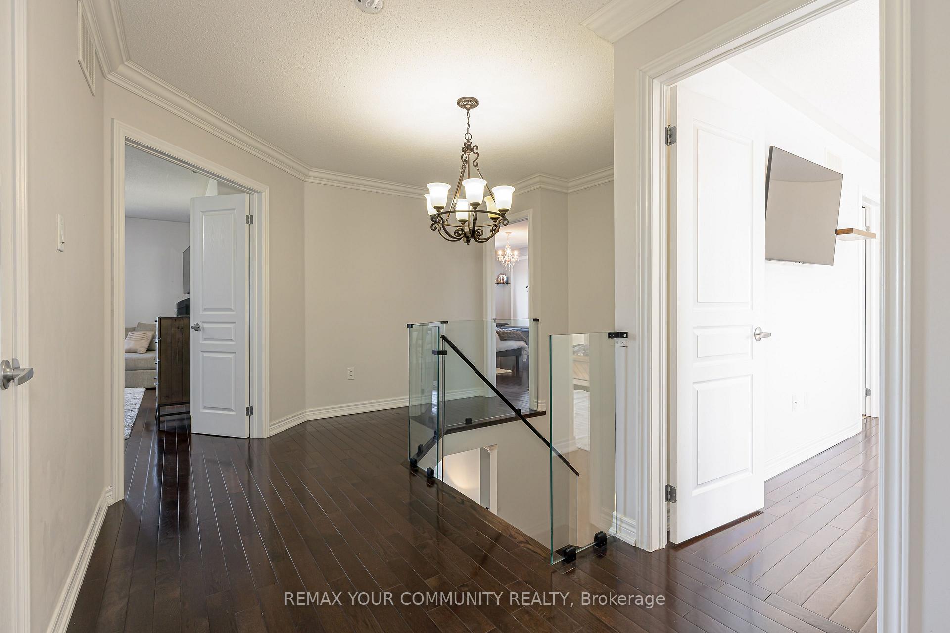 Photo 15 of 47 Vandervoort Drive, Richmond Hill, Jefferson — HOMEH